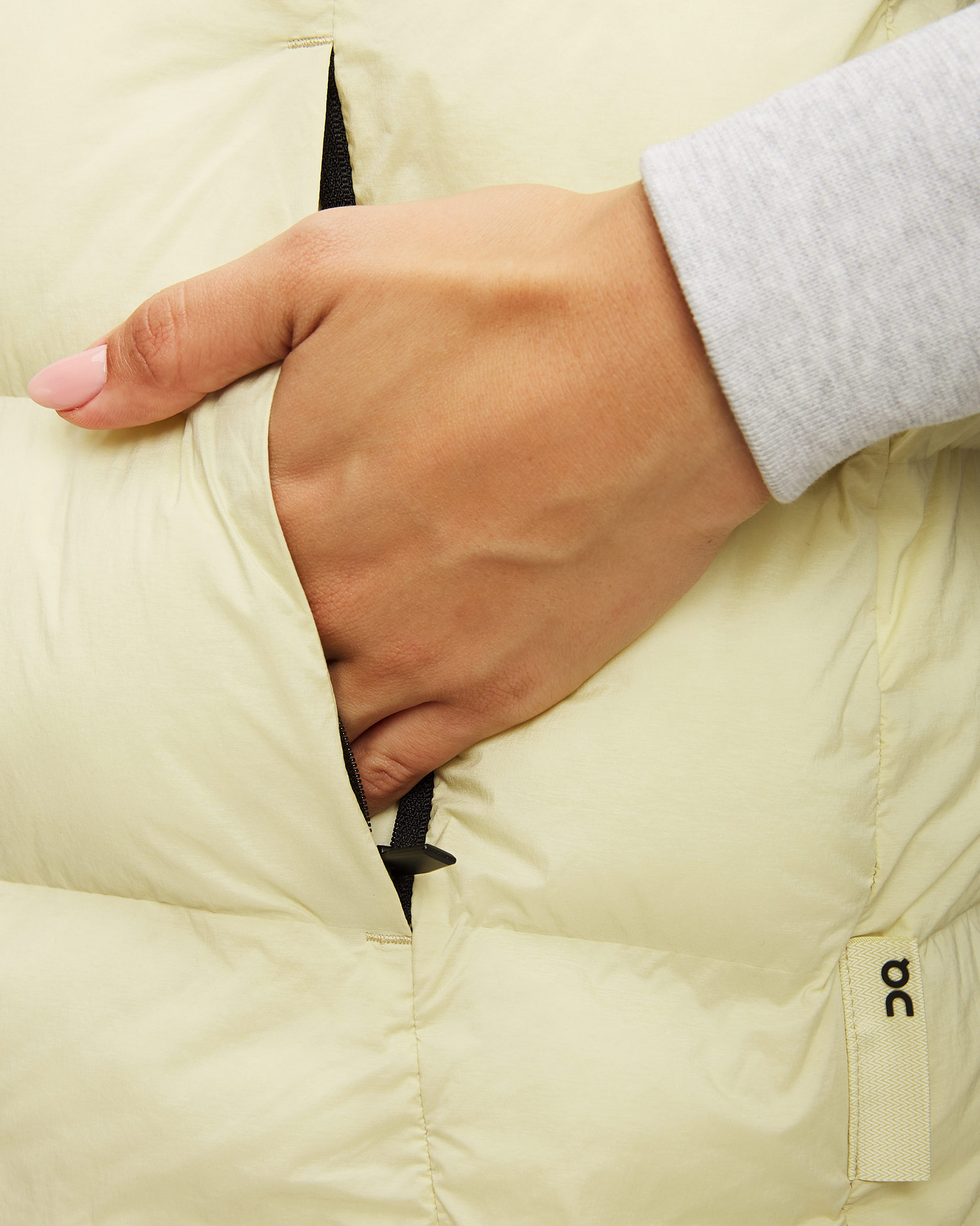 Women's insulated gilet On Challenger