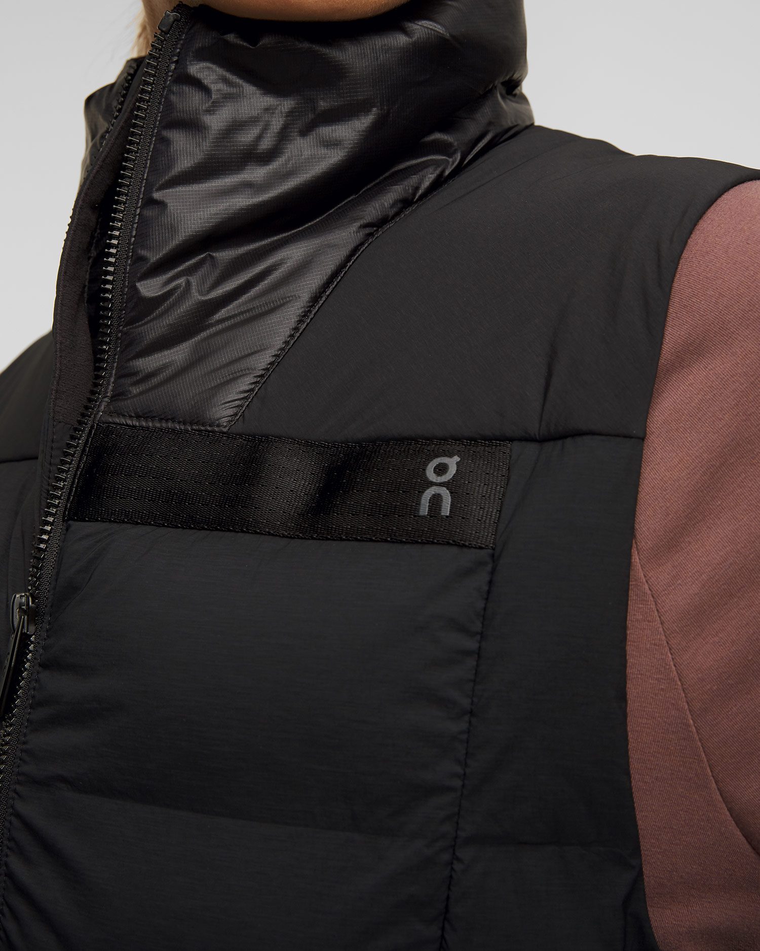 Women's insulated gilet On Challenger