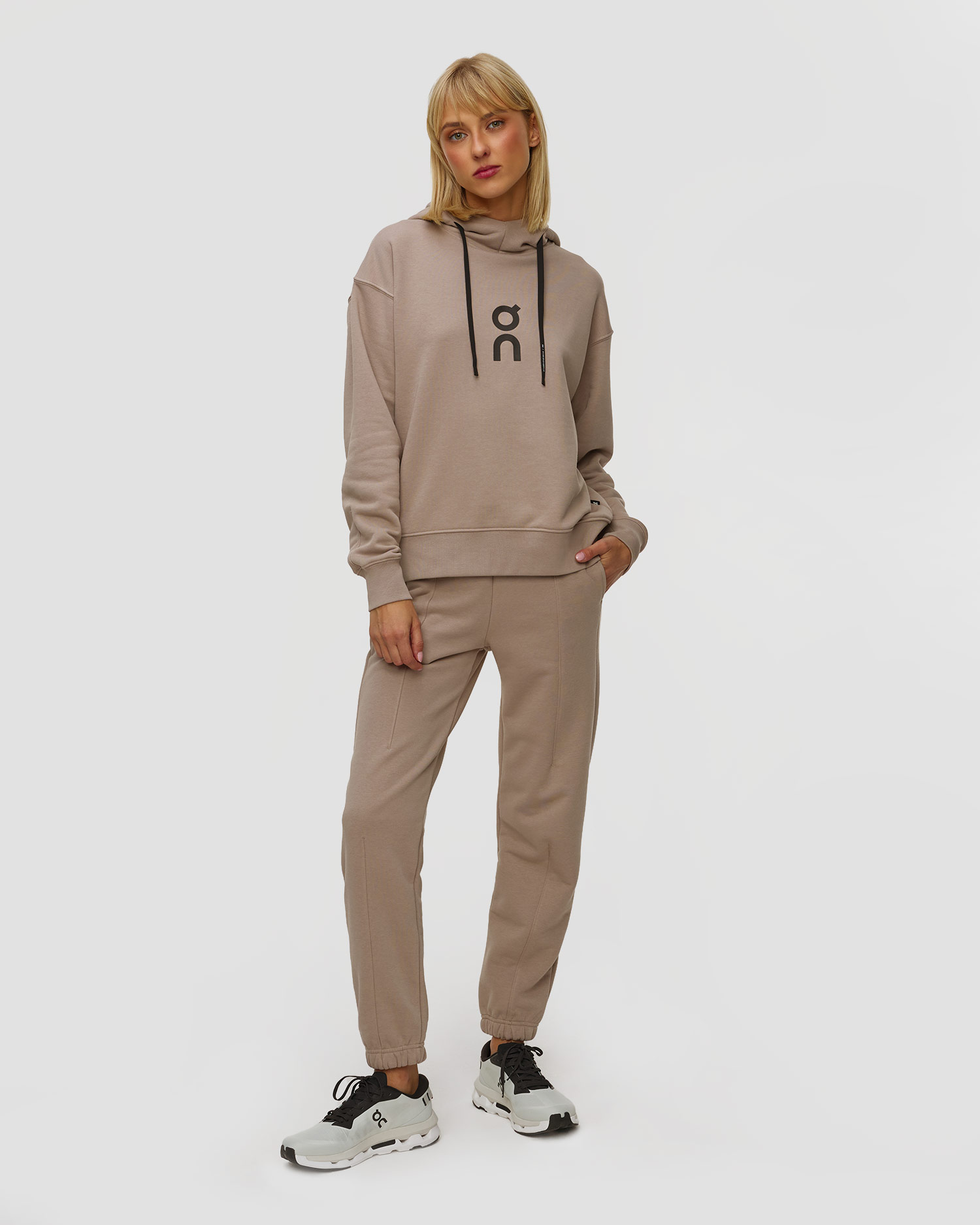 Hanorac de trening cu glugă pentru femei On Club Hoodie bej