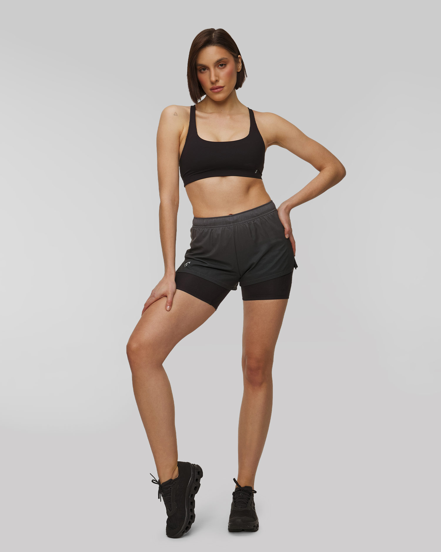 Pantaloni scurți pentru femei 2 în 1 On Pace Short