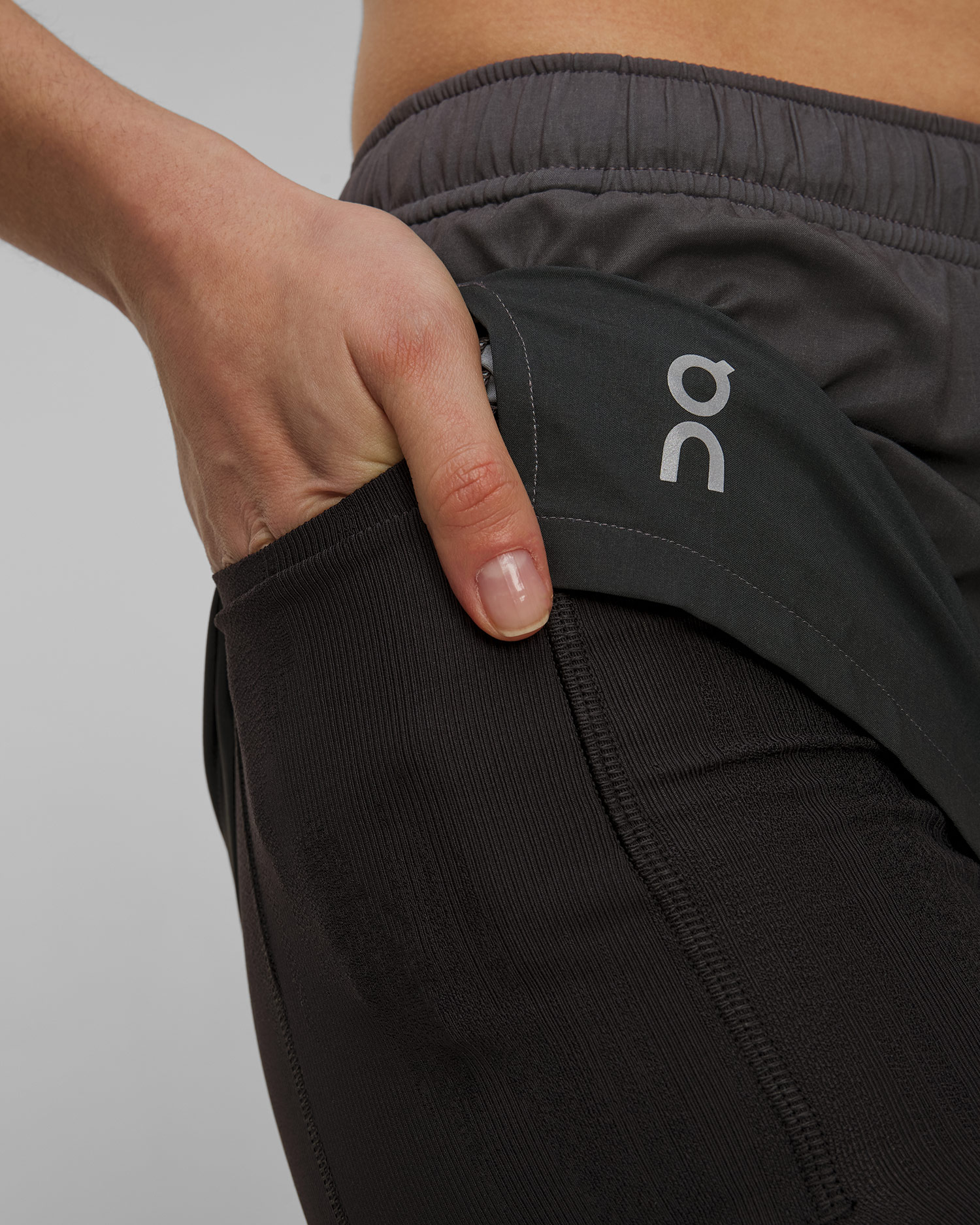 Spodenki biegowe damskie 2-w-1 On Running Pace Short