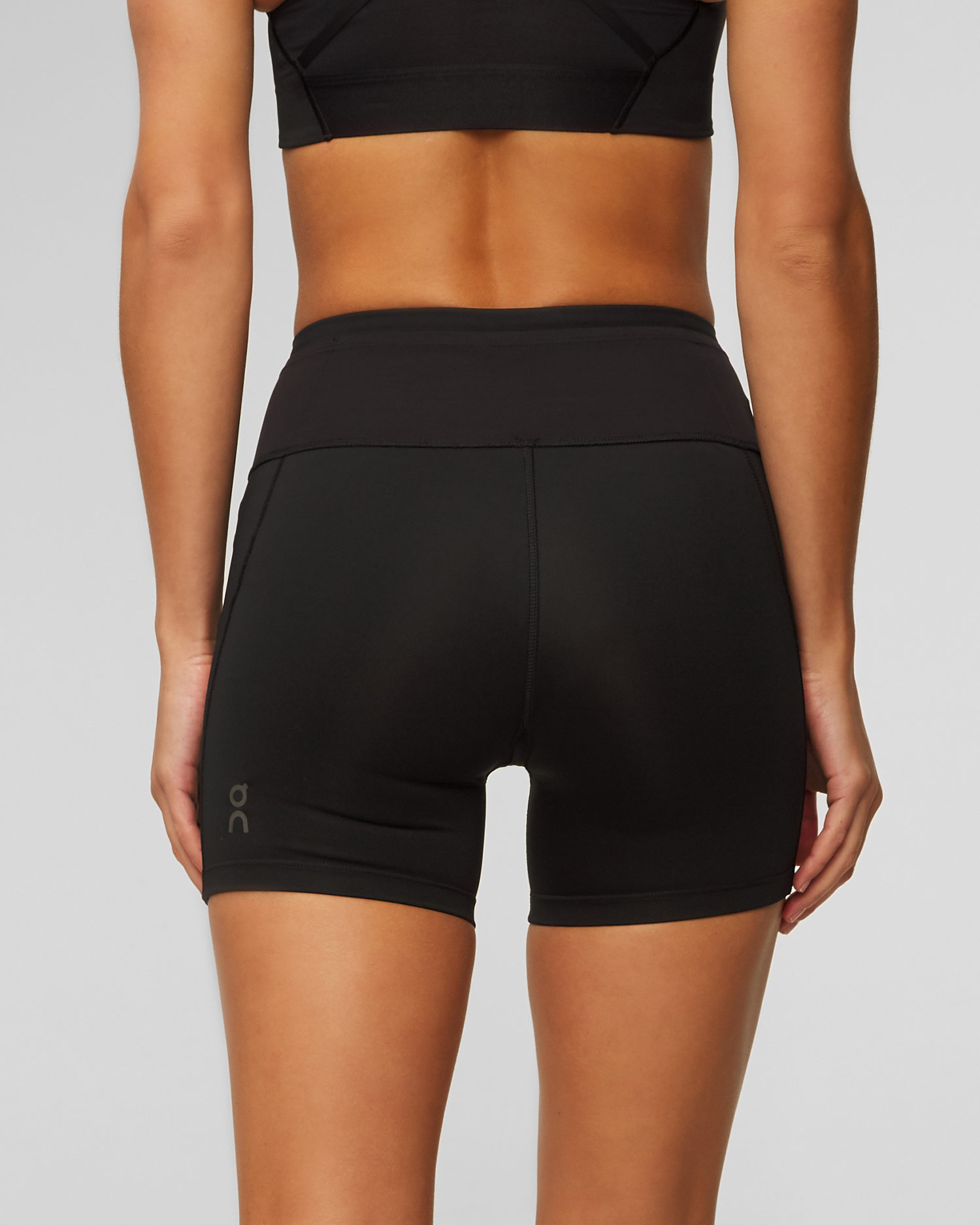 Dámske krátke legíny On Performance Short Tights