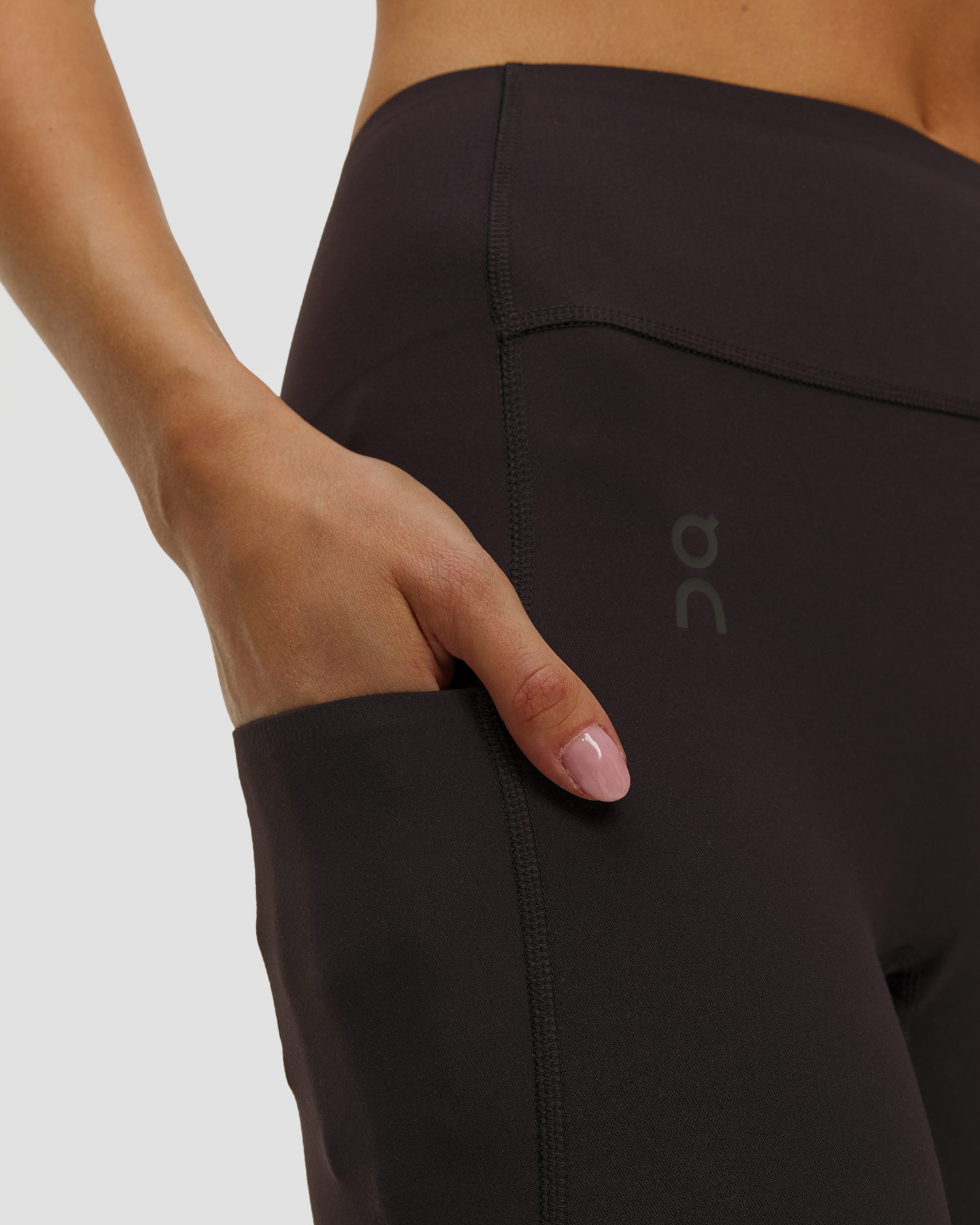 Černé dámské sportovní legíny On Studio Tights