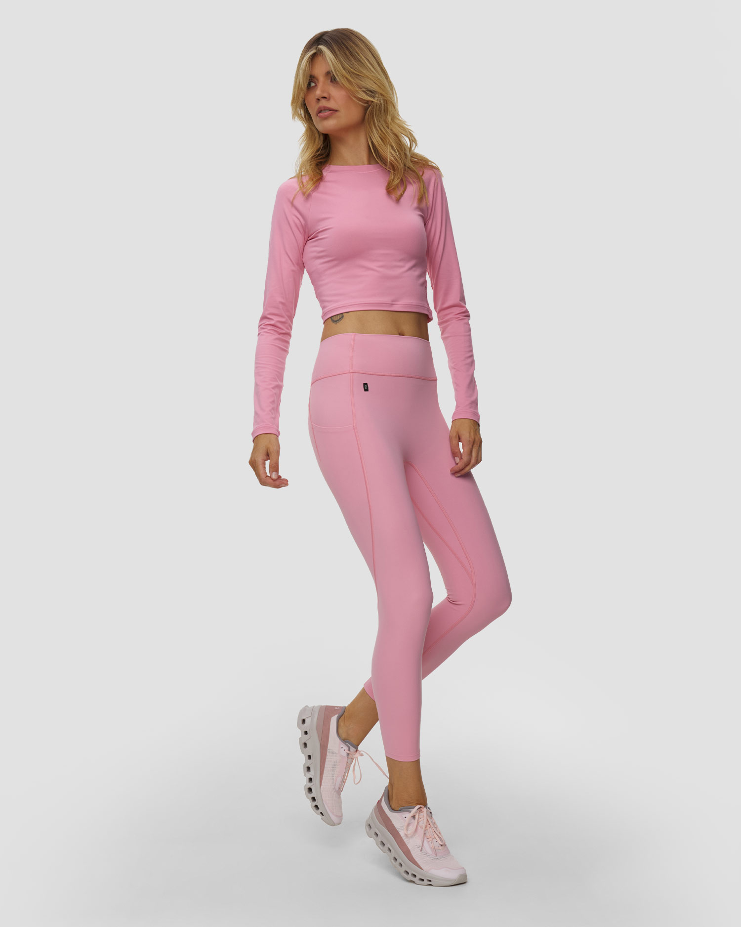 Top damski On Studio Long-T Crop