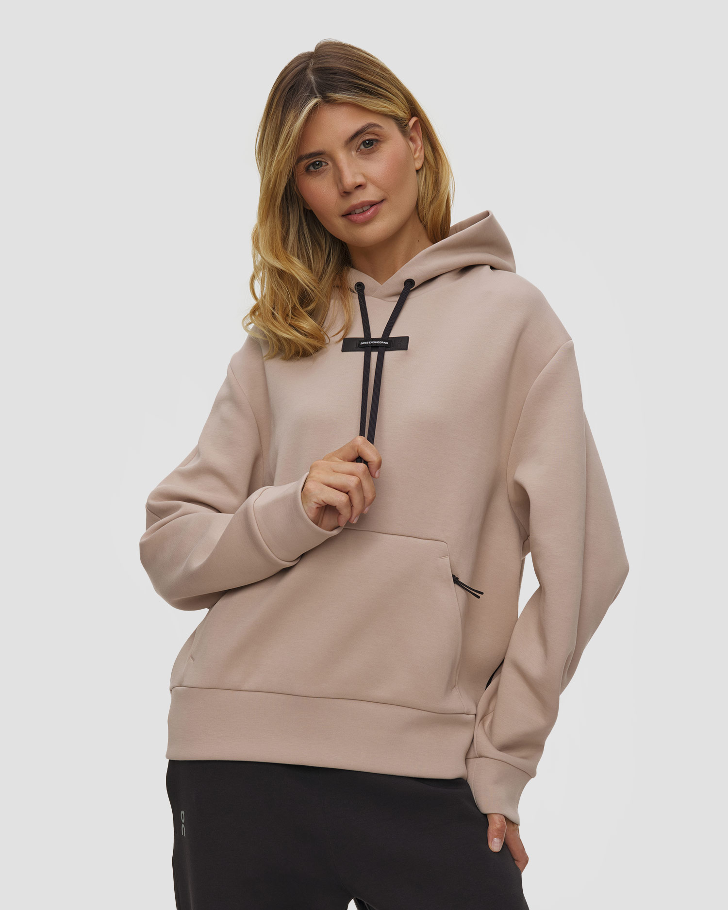 Dámska tepláková mikina On Focus Tech Hoodie béžová, Farba-Vzor: Beżowy