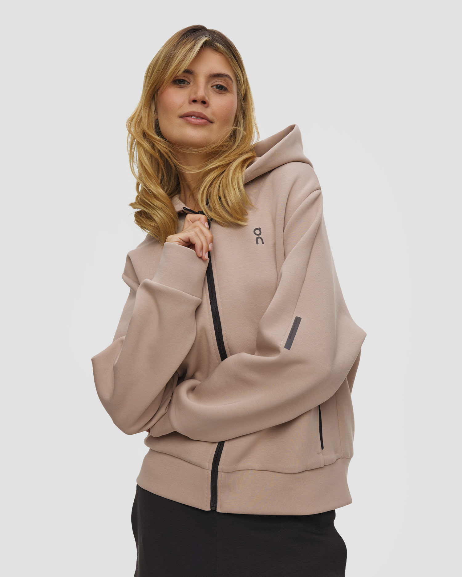 Dámska mikina na zips s kapucňou On Focus Tech Zip Hoodie, Farba-Vzor: Beżowy,Brązowy