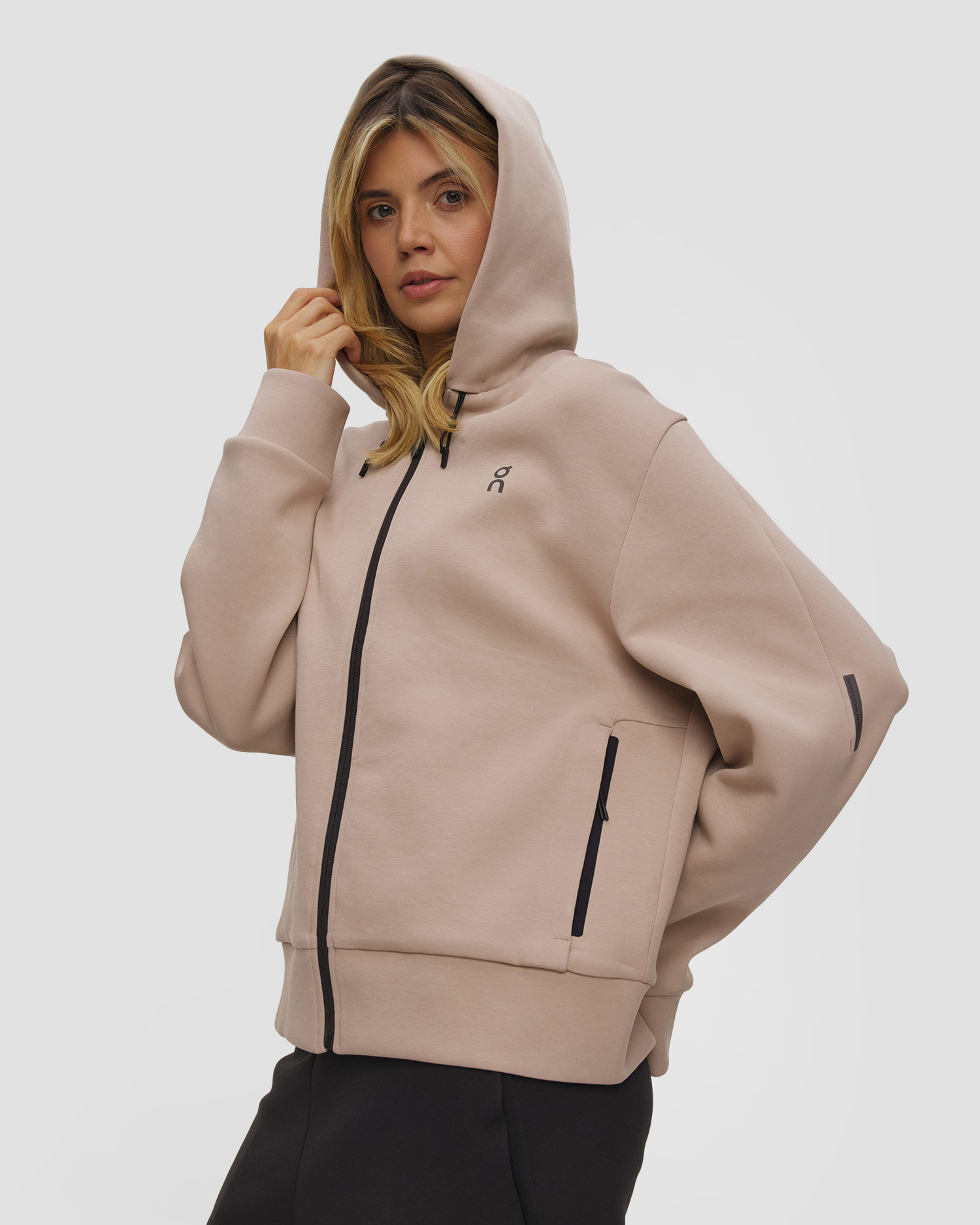 Dámska mikina na zips s kapucňou On Focus Tech Zip Hoodie