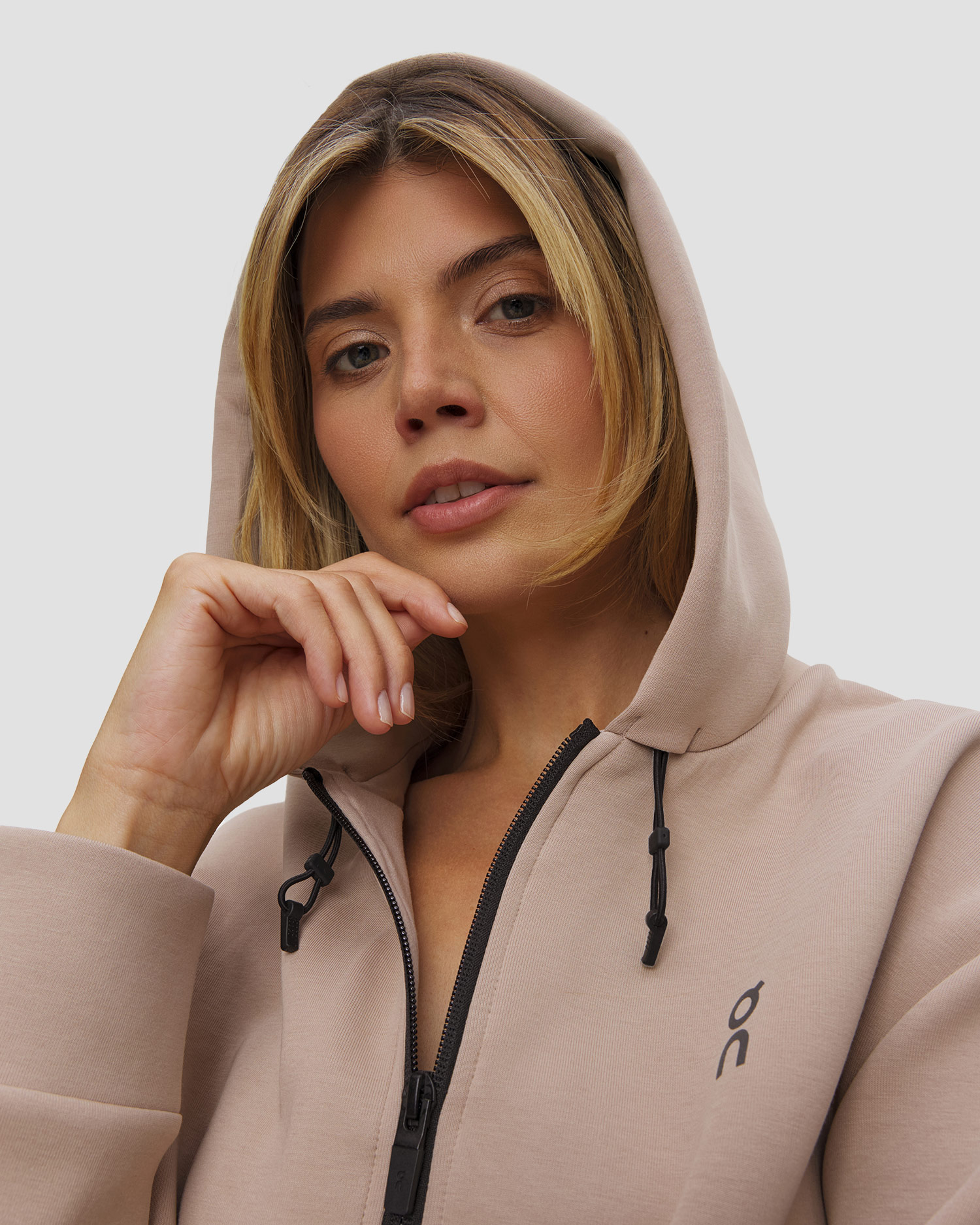 Dámska mikina na zips s kapucňou On Focus Tech Zip Hoodie