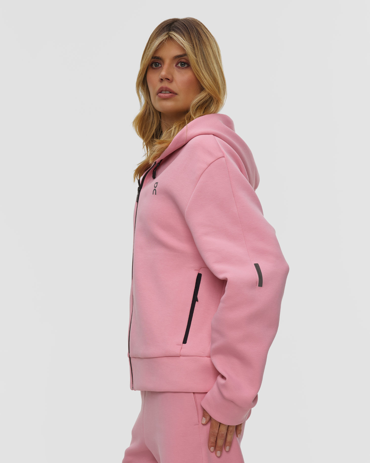 Dámska mikina na zips s kapucňou On Focus Tech Zip Hoodie