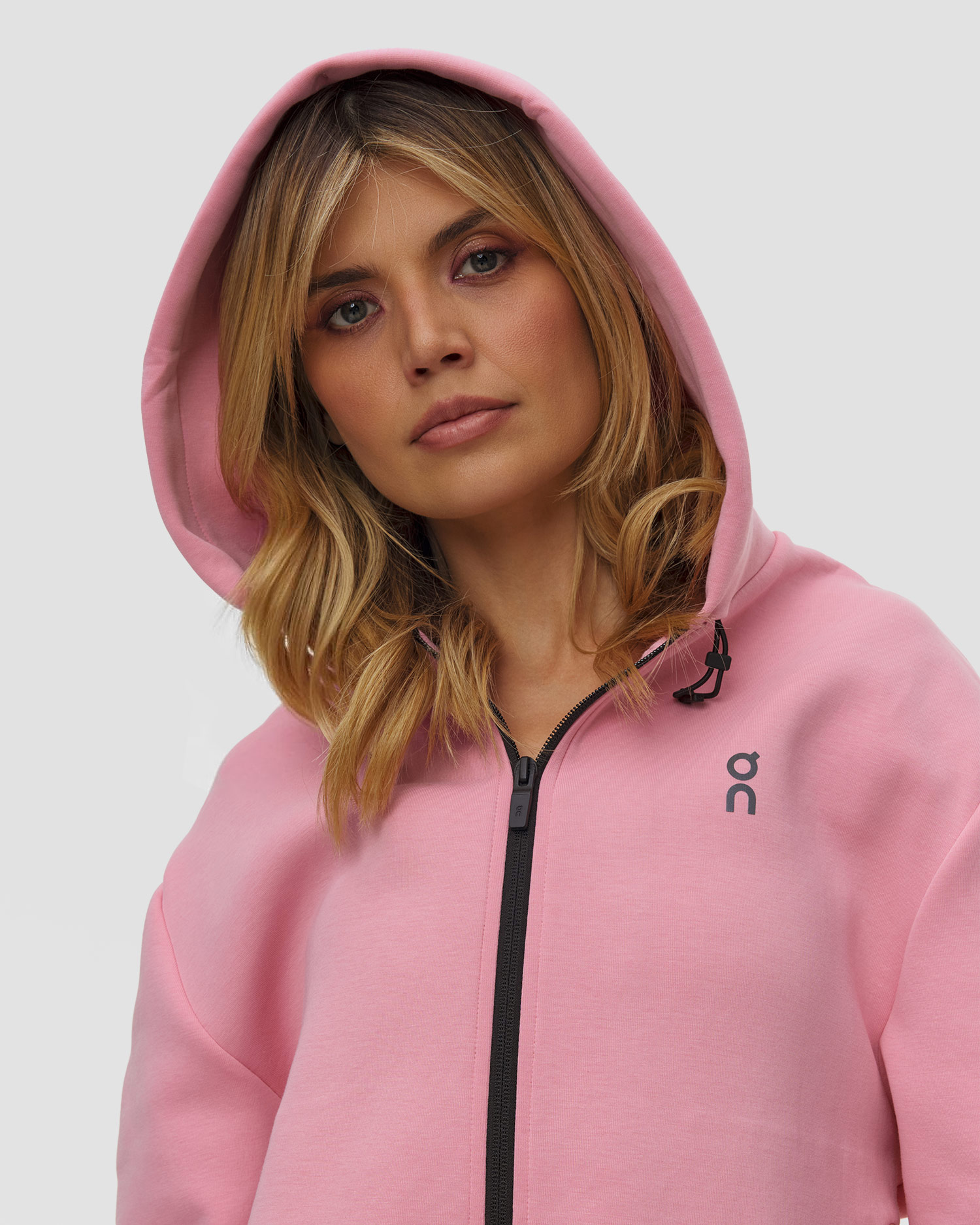 Dámska mikina na zips s kapucňou On Focus Tech Zip Hoodie