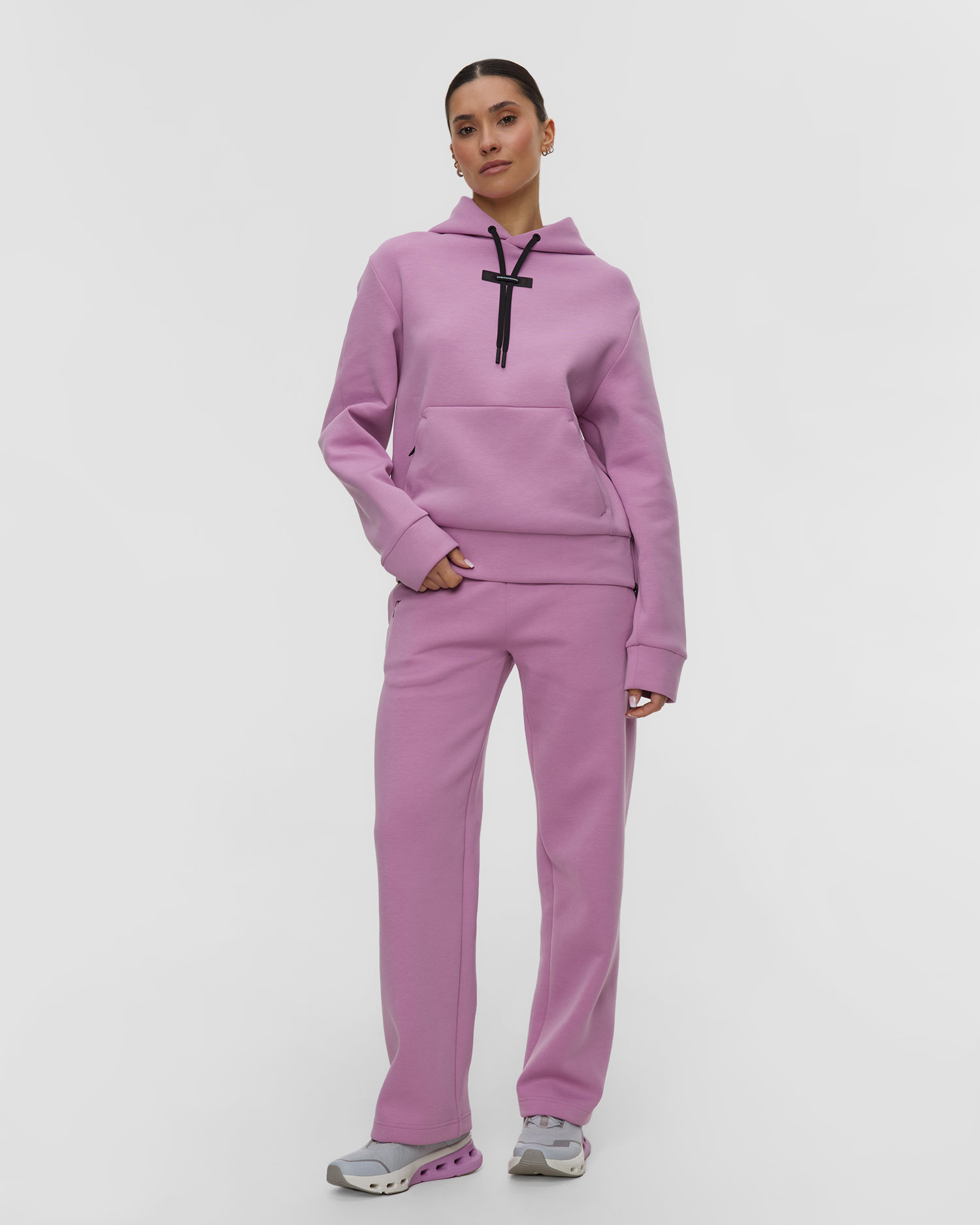 Spodnie dresowe damskie On Focus Tech Sweatpants różowe