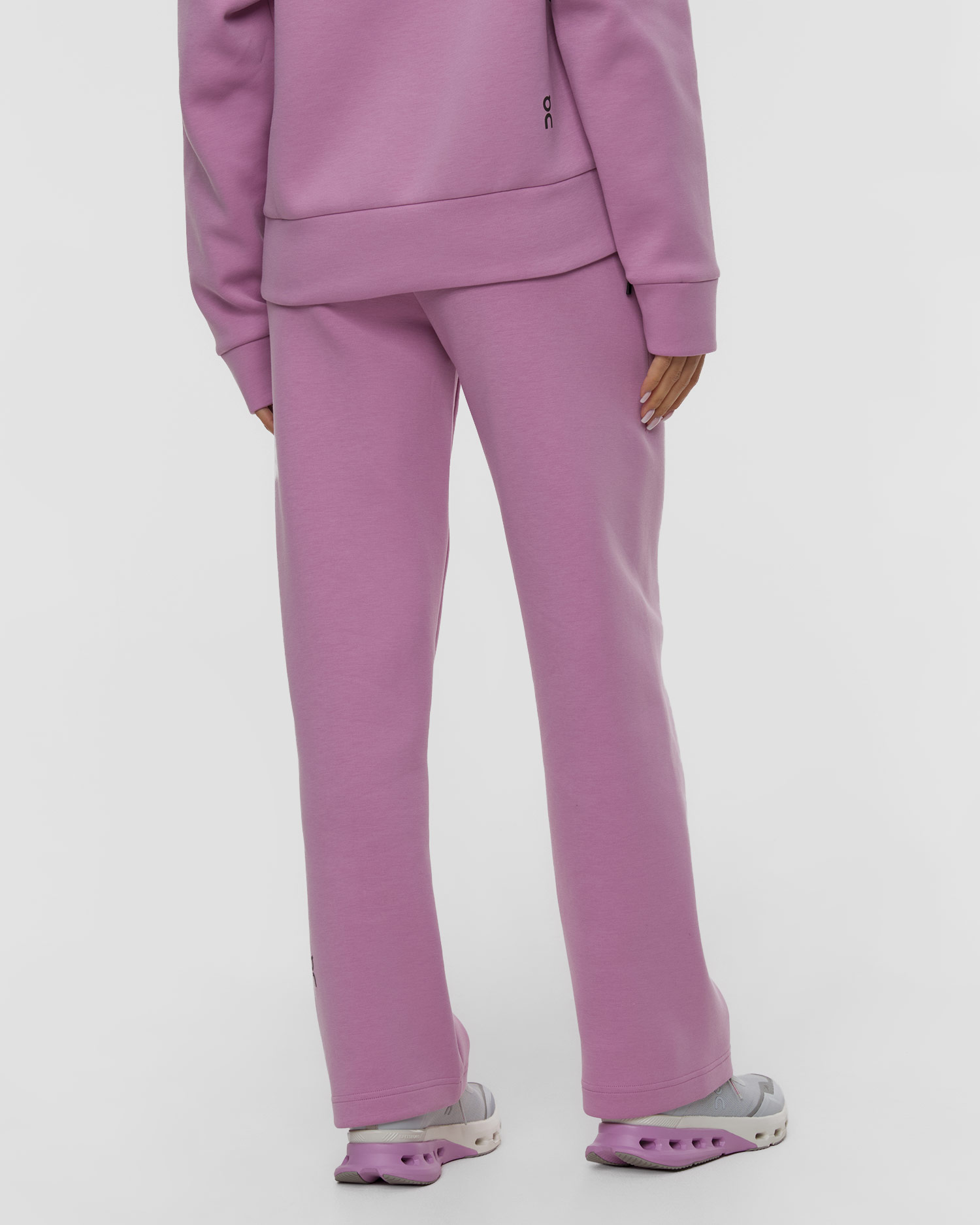 Spodnie dresowe damskie On Focus Tech Sweatpants różowe