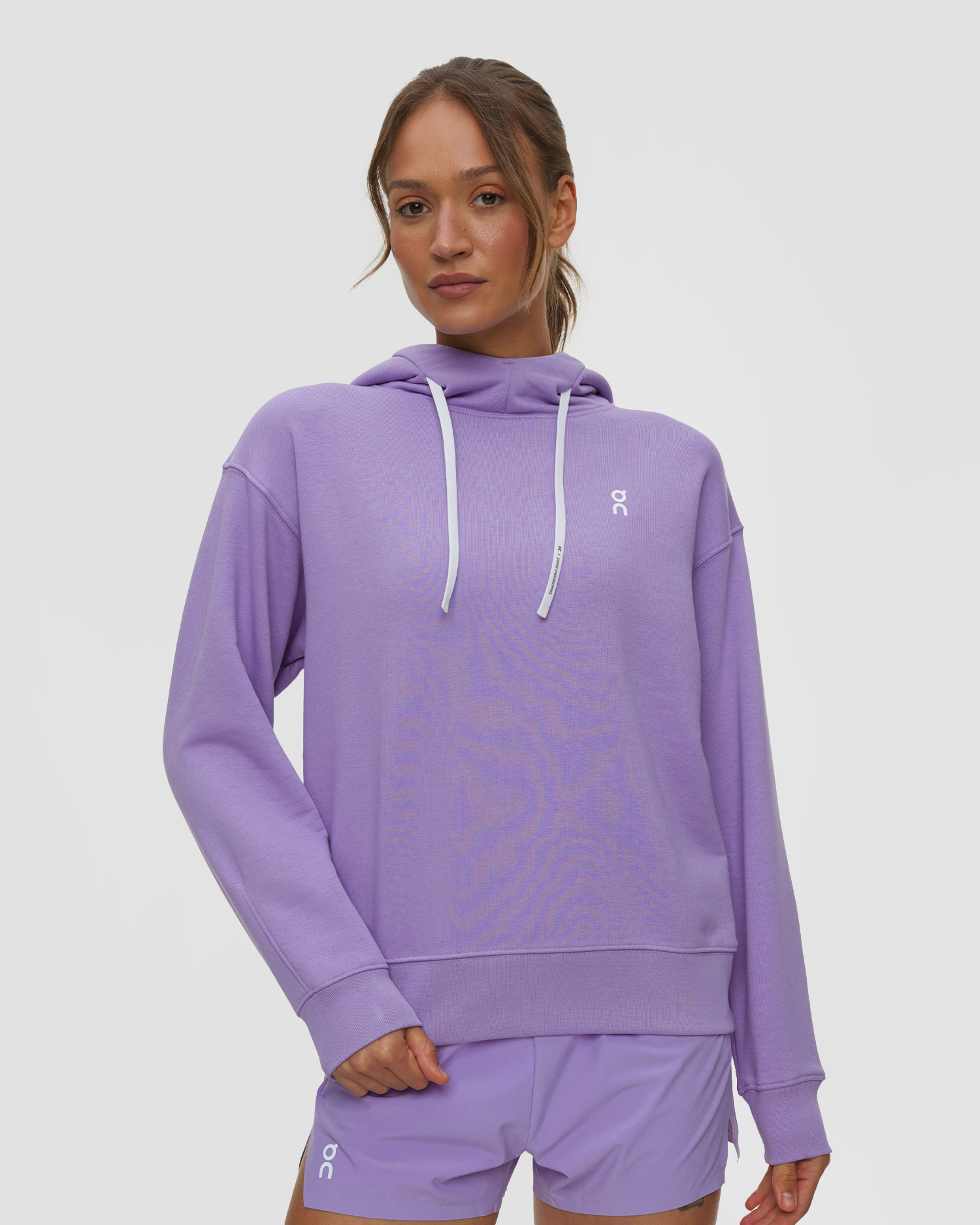 Felpa con cappuccio da donna On Club Hoodie Fade viola