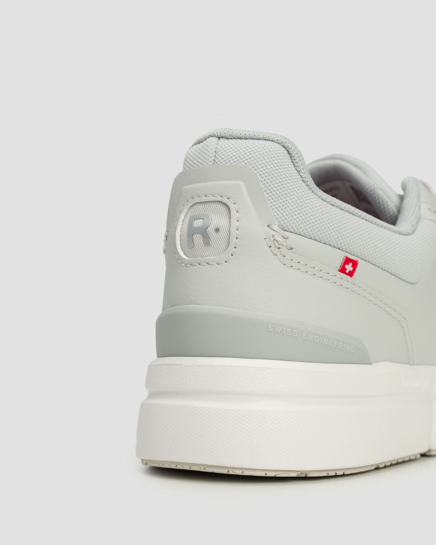 On THE ROGER Advantage Herren-Sneaker
