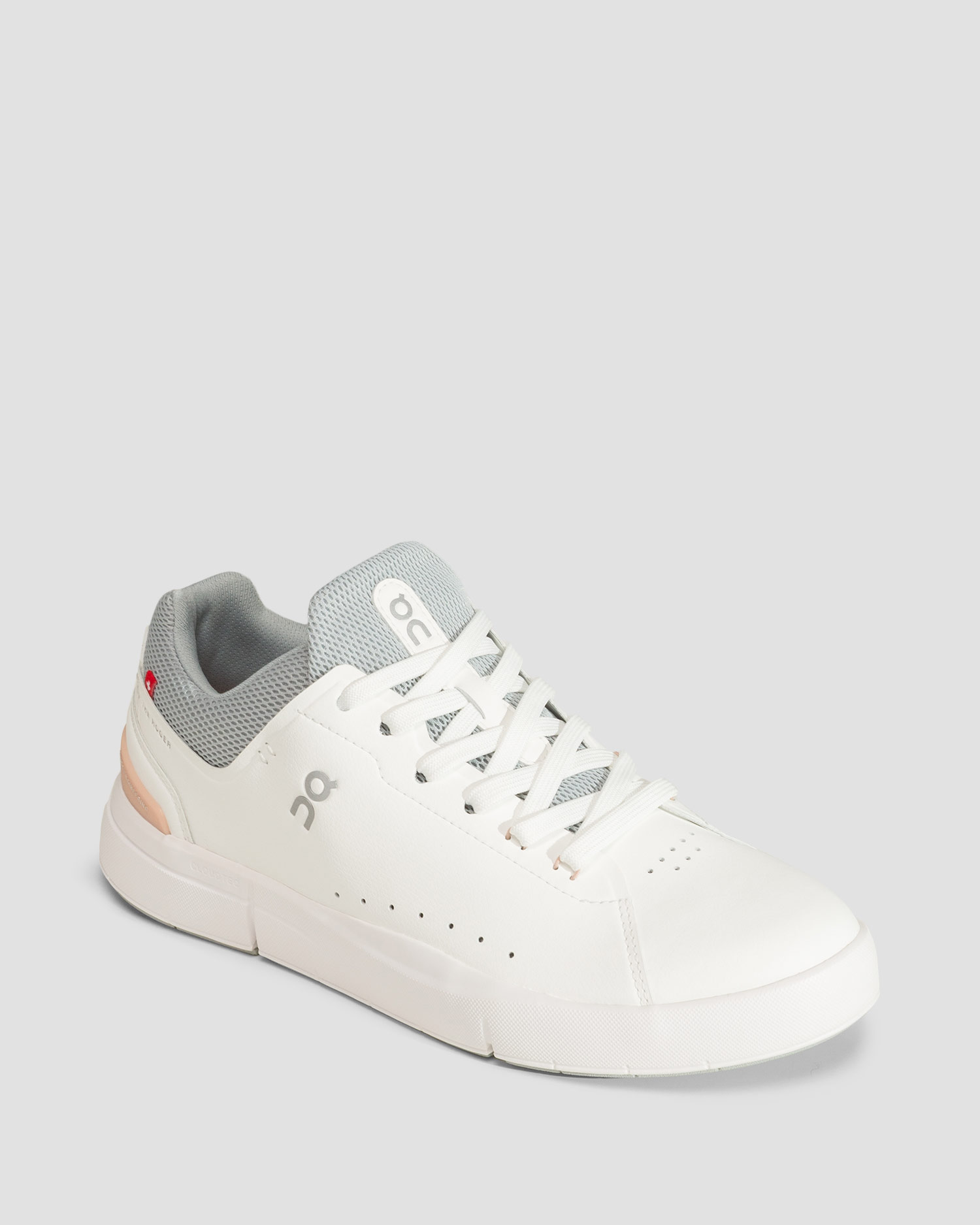 White women's sneakers On The Roger Advantage