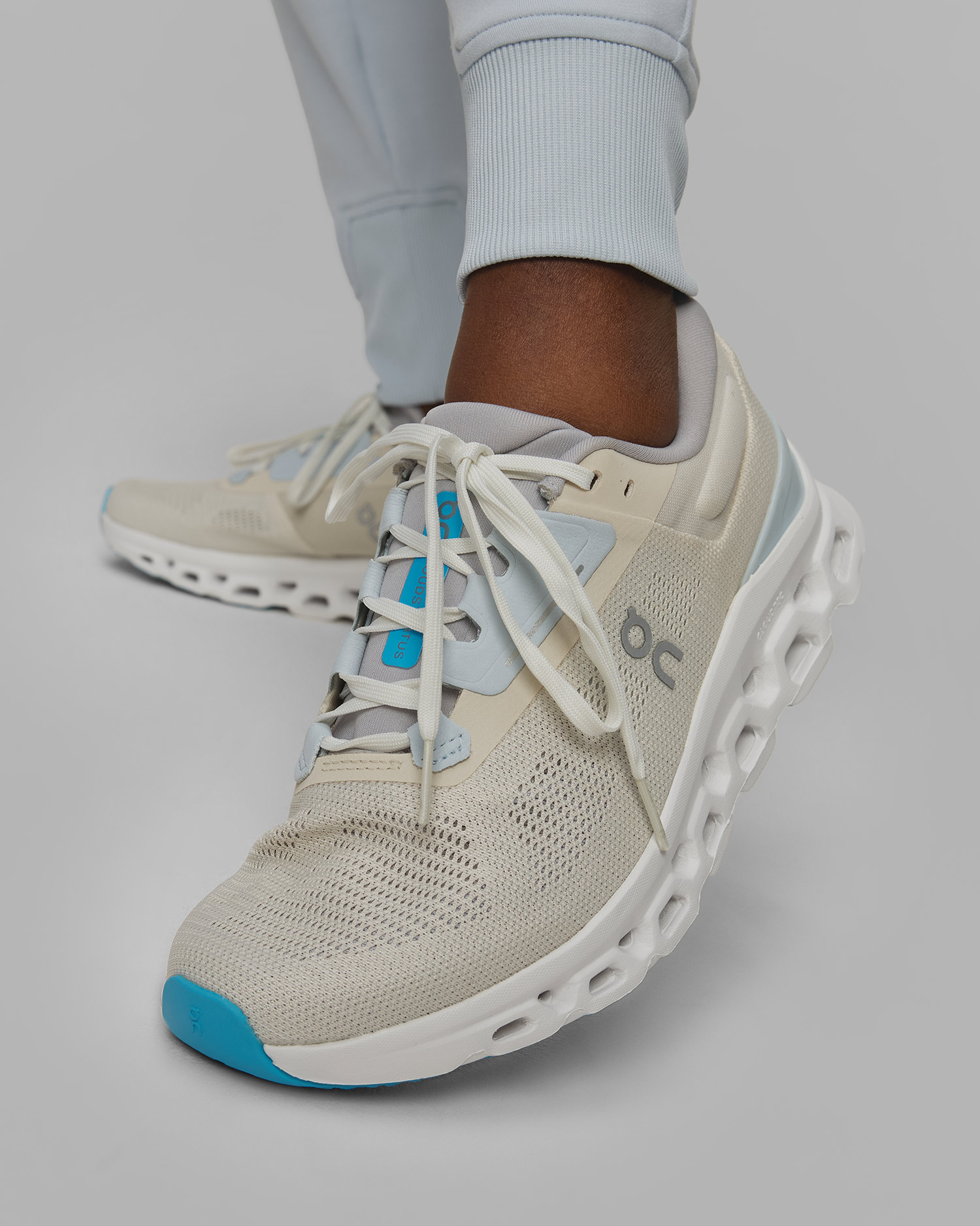 Dámské běžecké boty On Cloudstratus 3