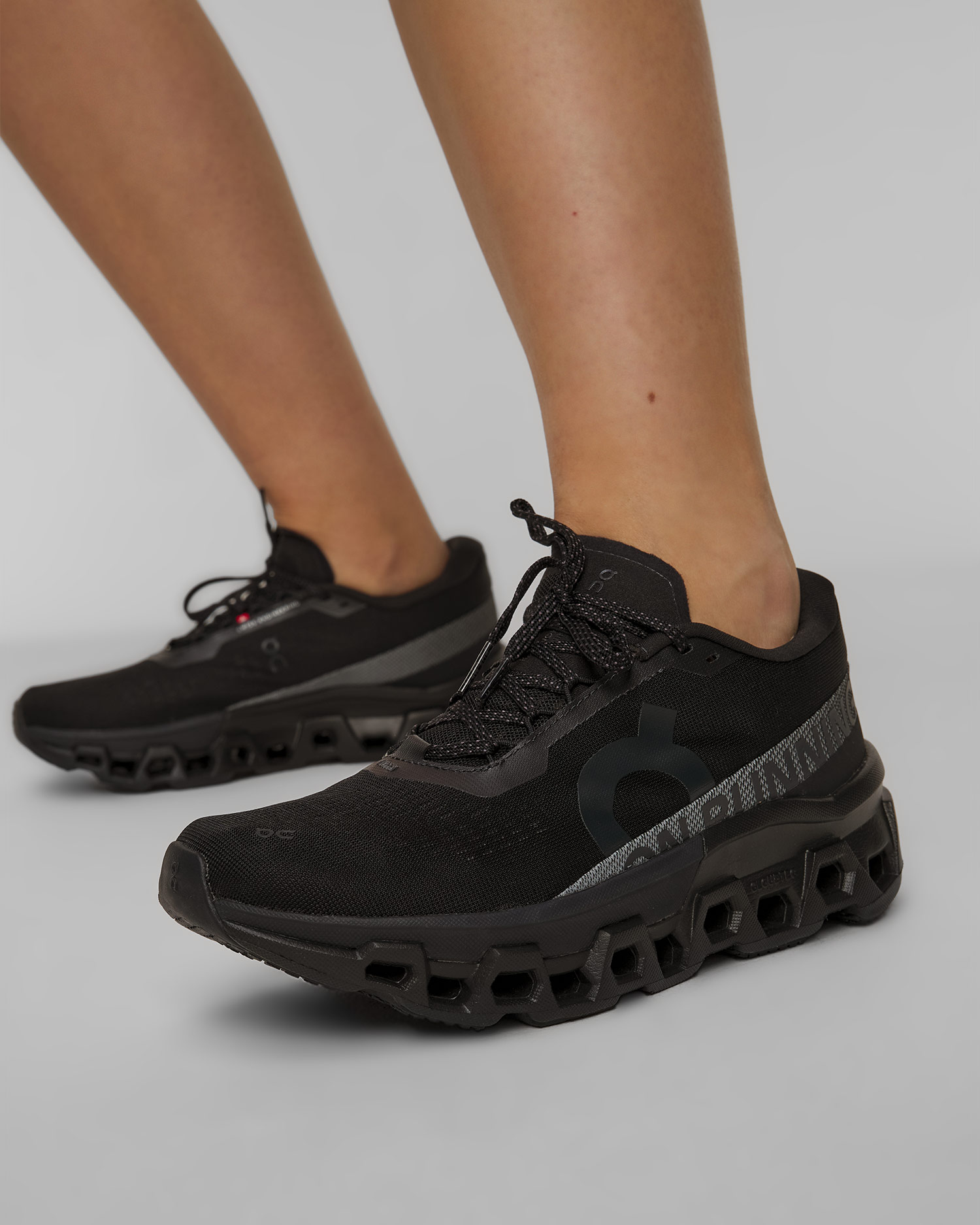 Women's trainers On Cloudmonster 2