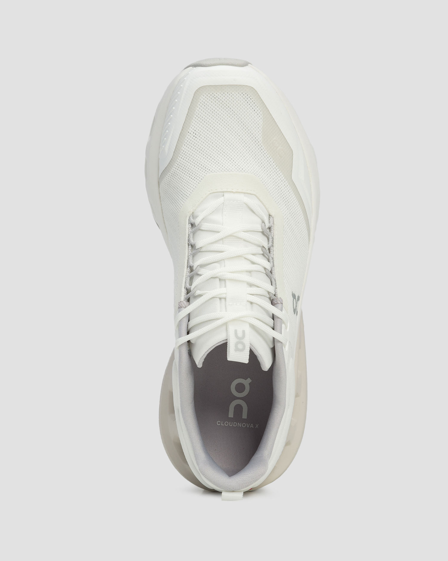 Chaussures d'entraînement pour femmes On Running Cloudnova X