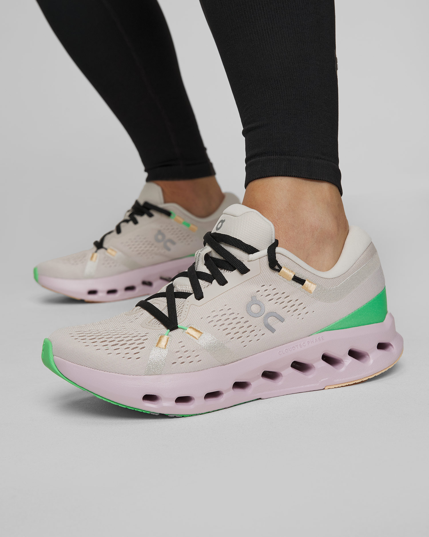 Pantofi de alergare pentru femei On Cloudsurfer 2