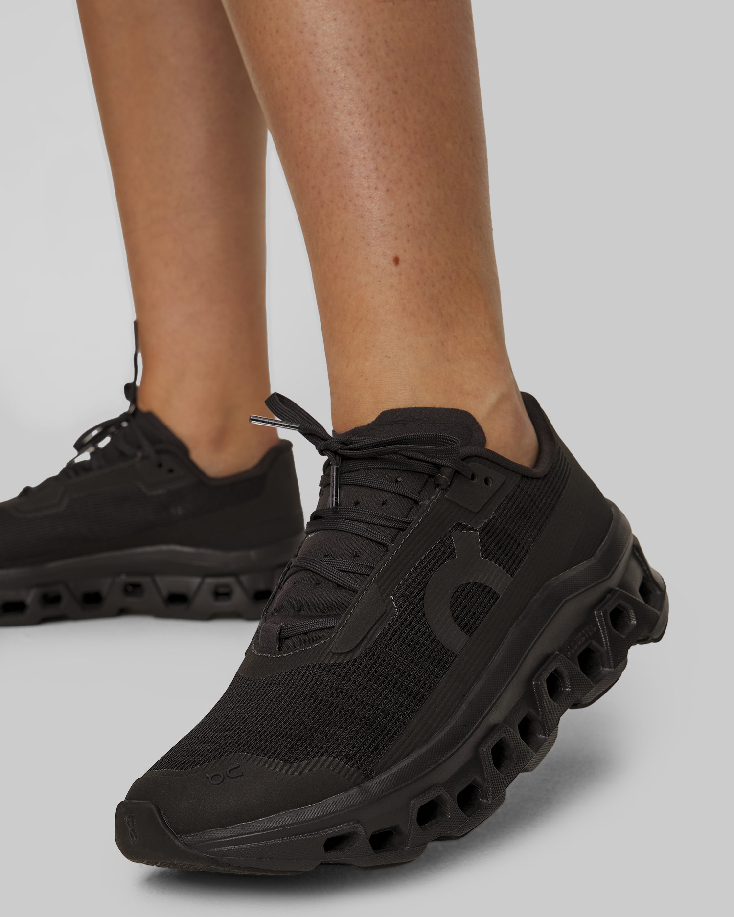 Women's sneakers On Cloudmonster Void