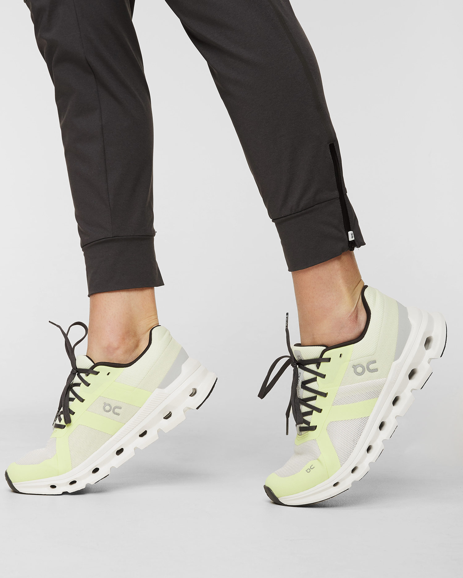 Buty damskie On Cloudrunner