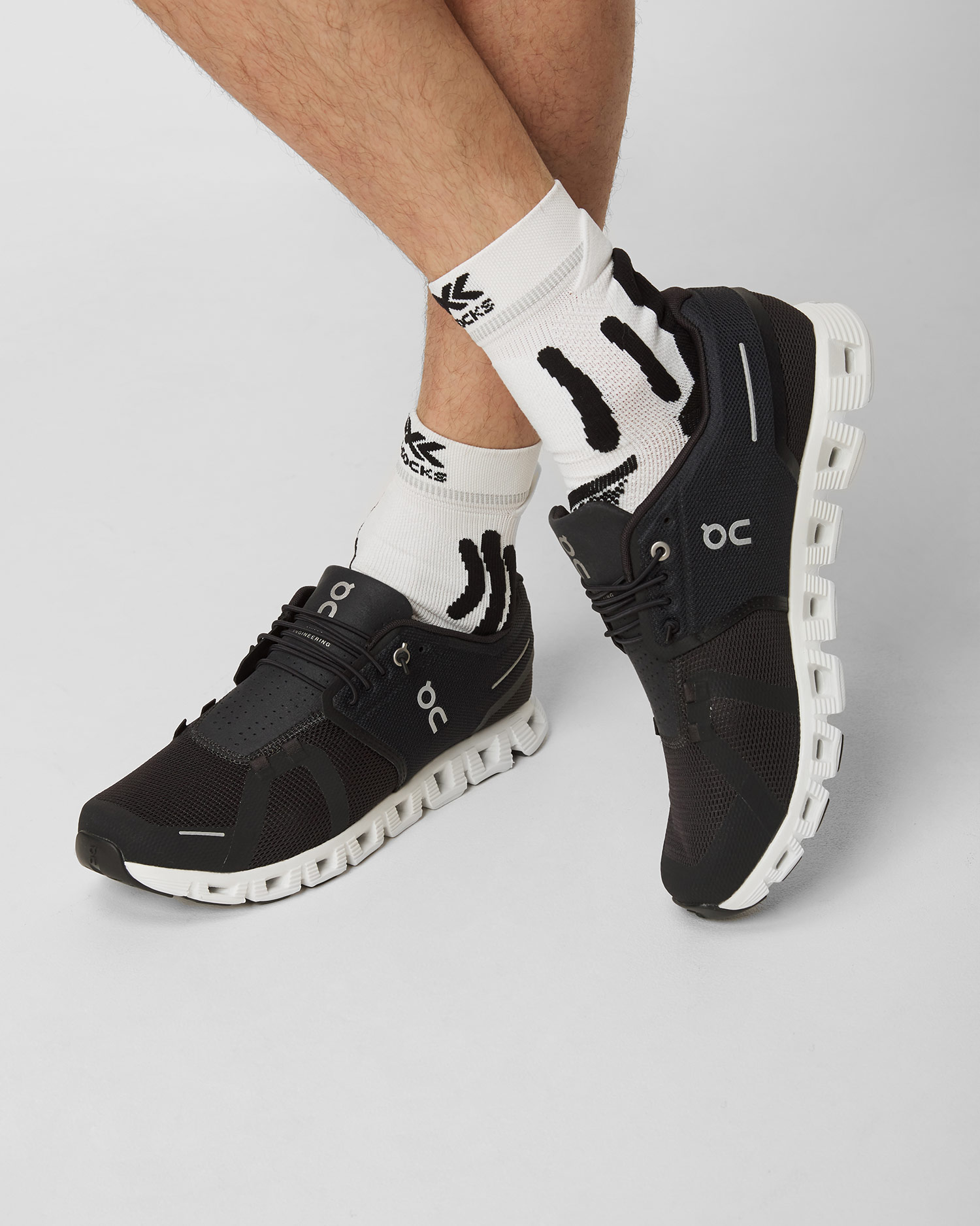 ON RUNNING Cloud 5. men’s trainers