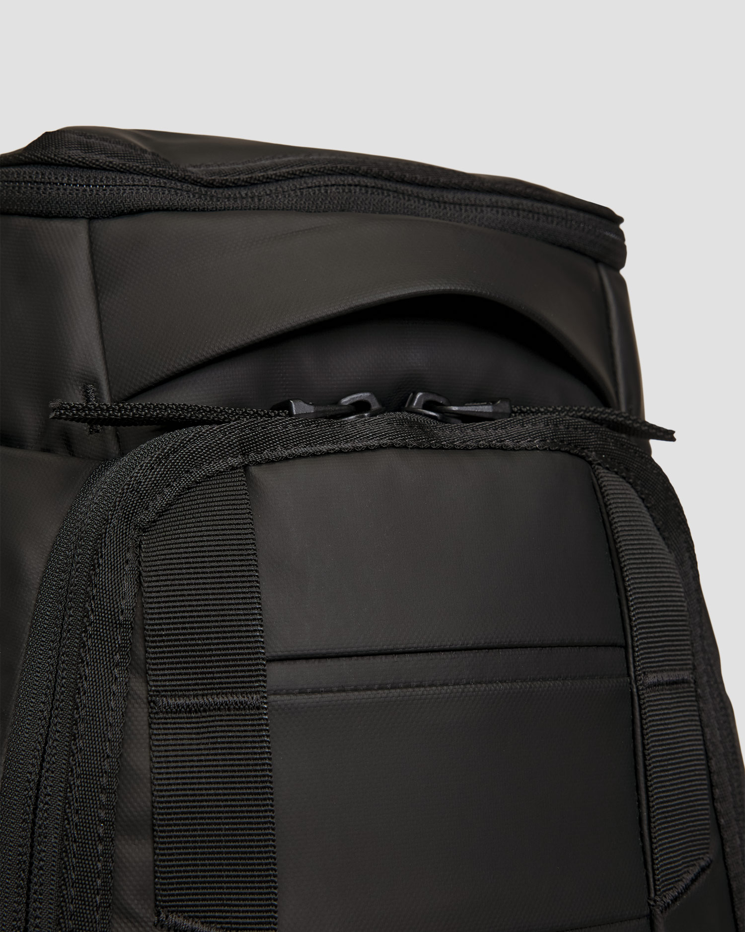 Batoh Db Hugger Backpack 20L