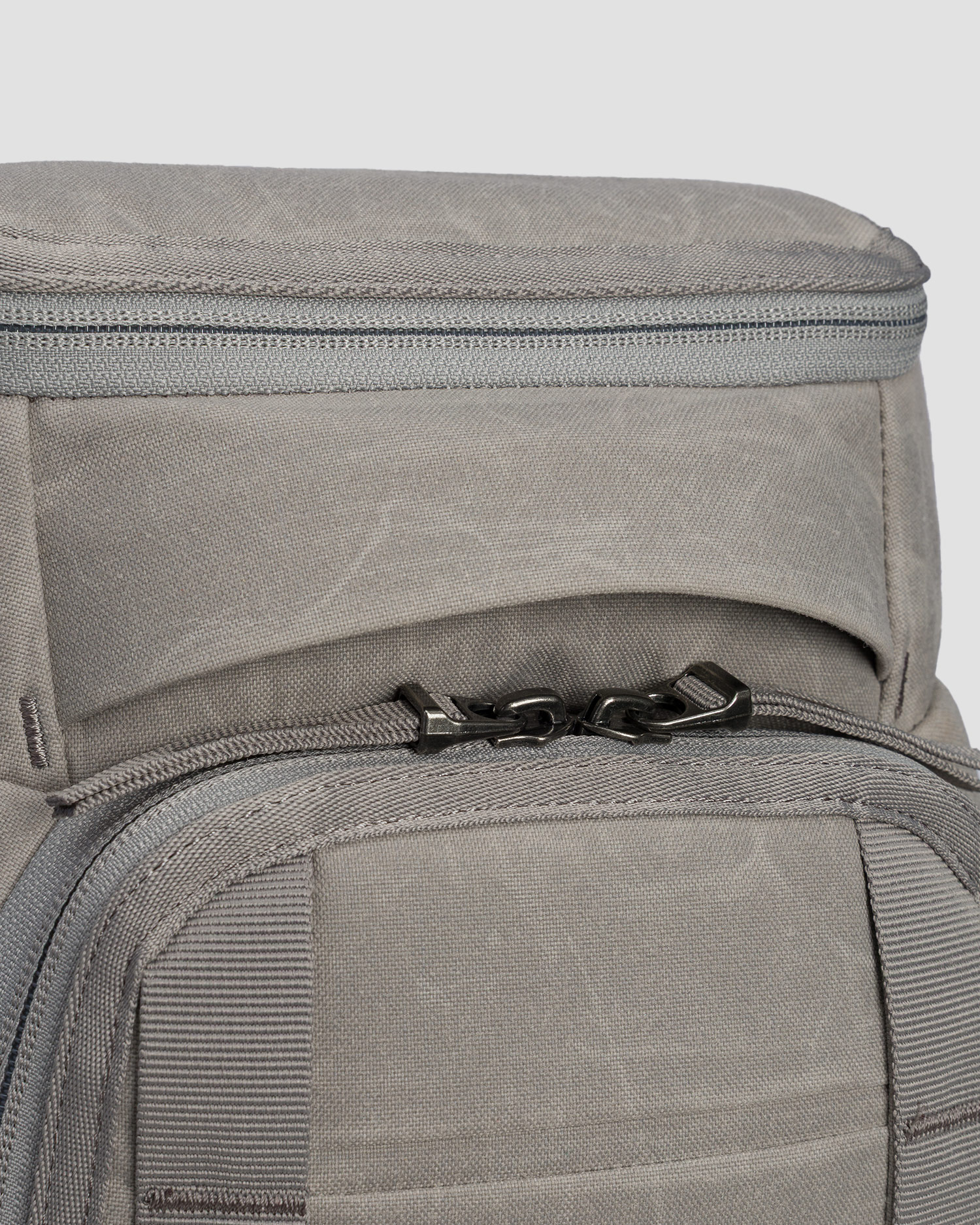Db Hugger Backpack 20L grey