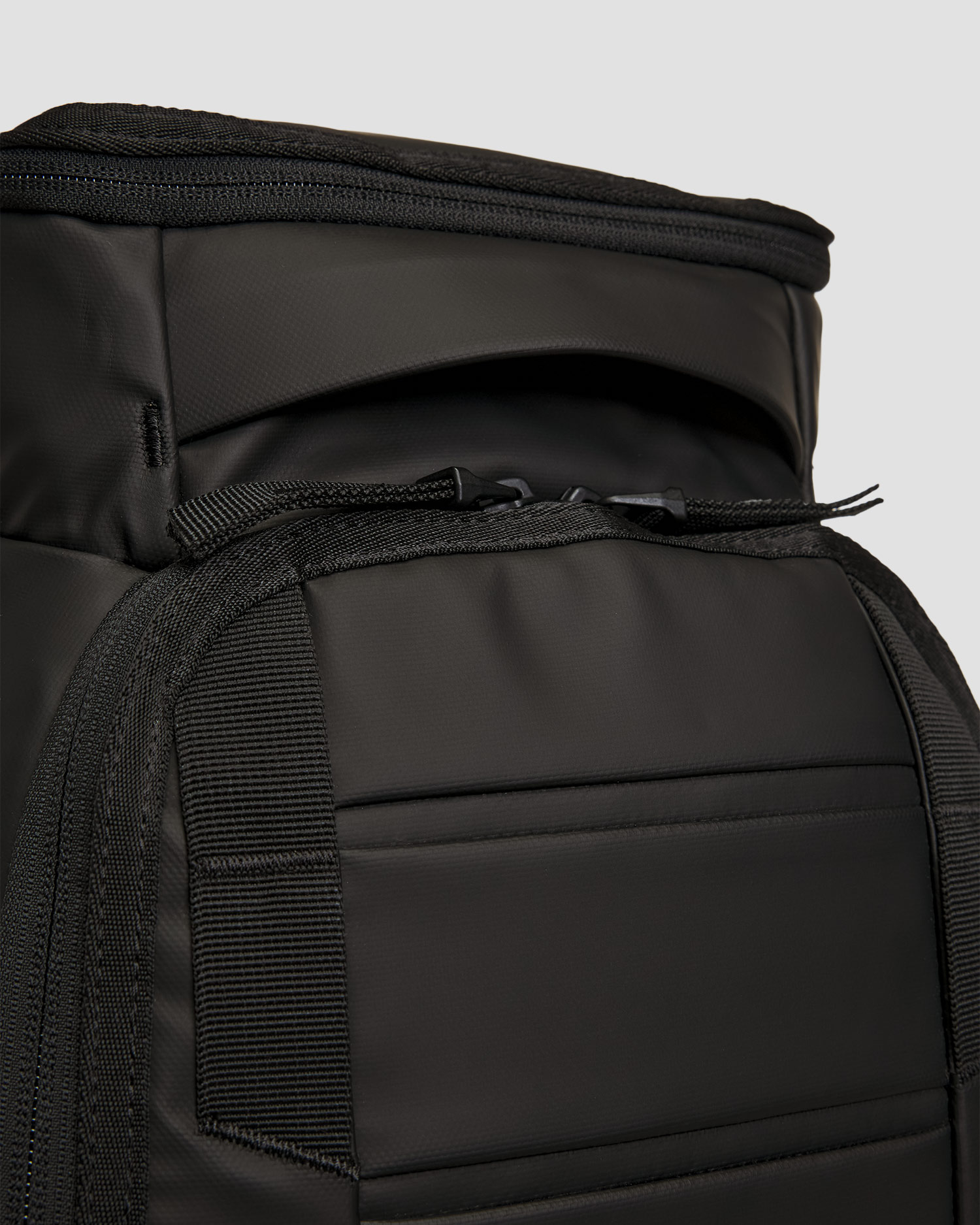 Batoh Db Hugger Backpack 25L