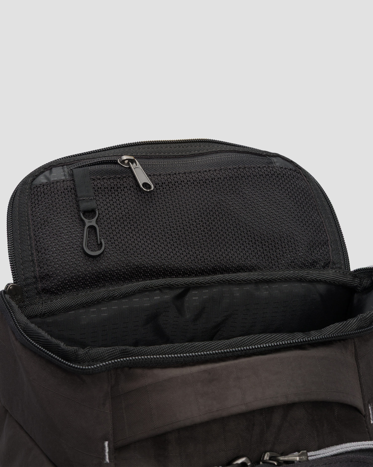Batoh Db Hugger Backpack 25L