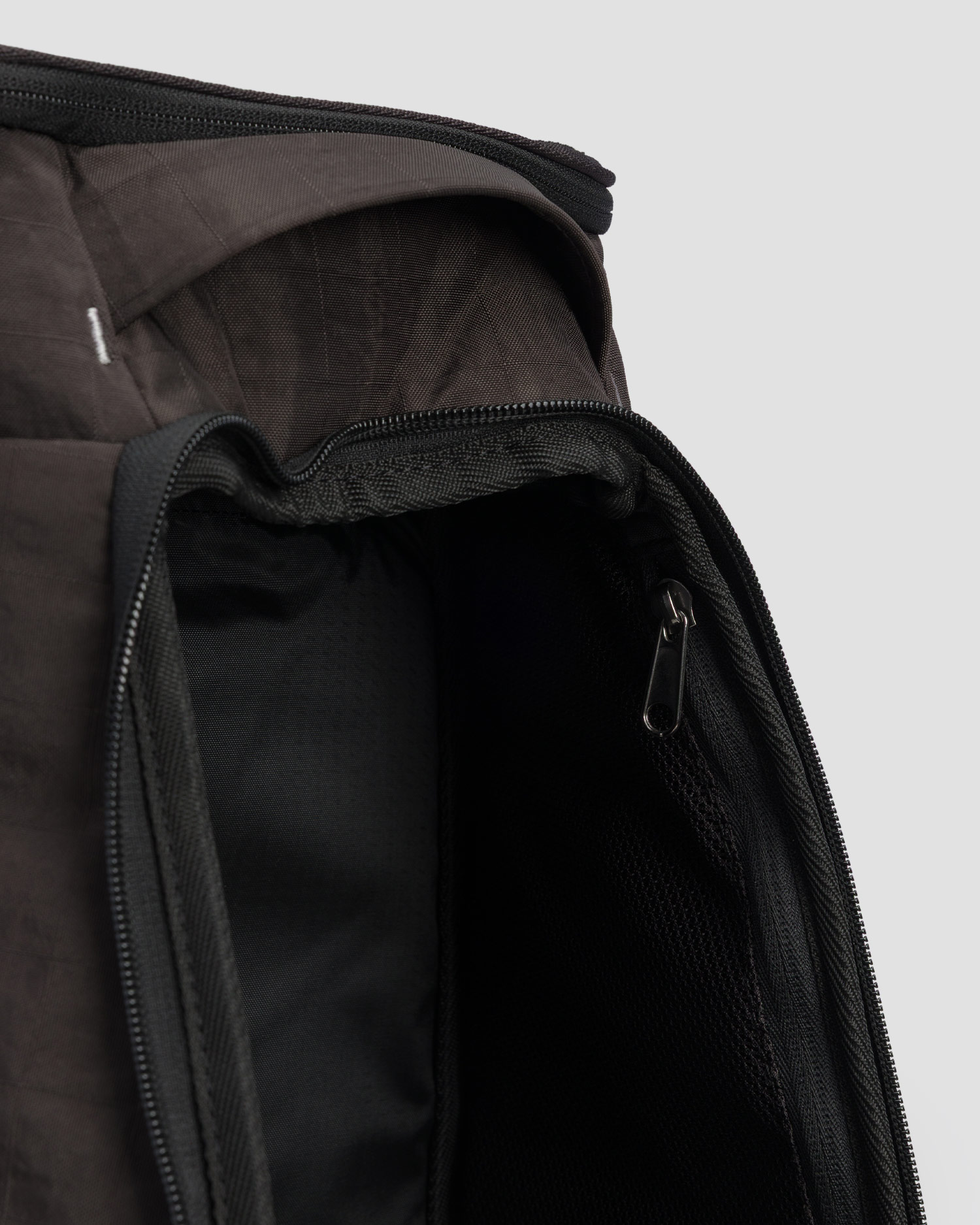 Batoh Db Hugger Backpack 25L