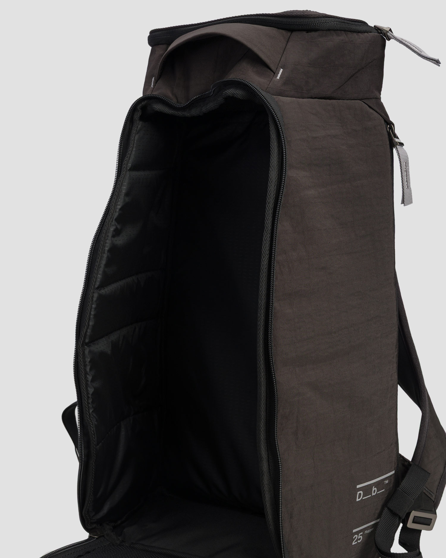 Batoh Db Hugger Backpack 25L