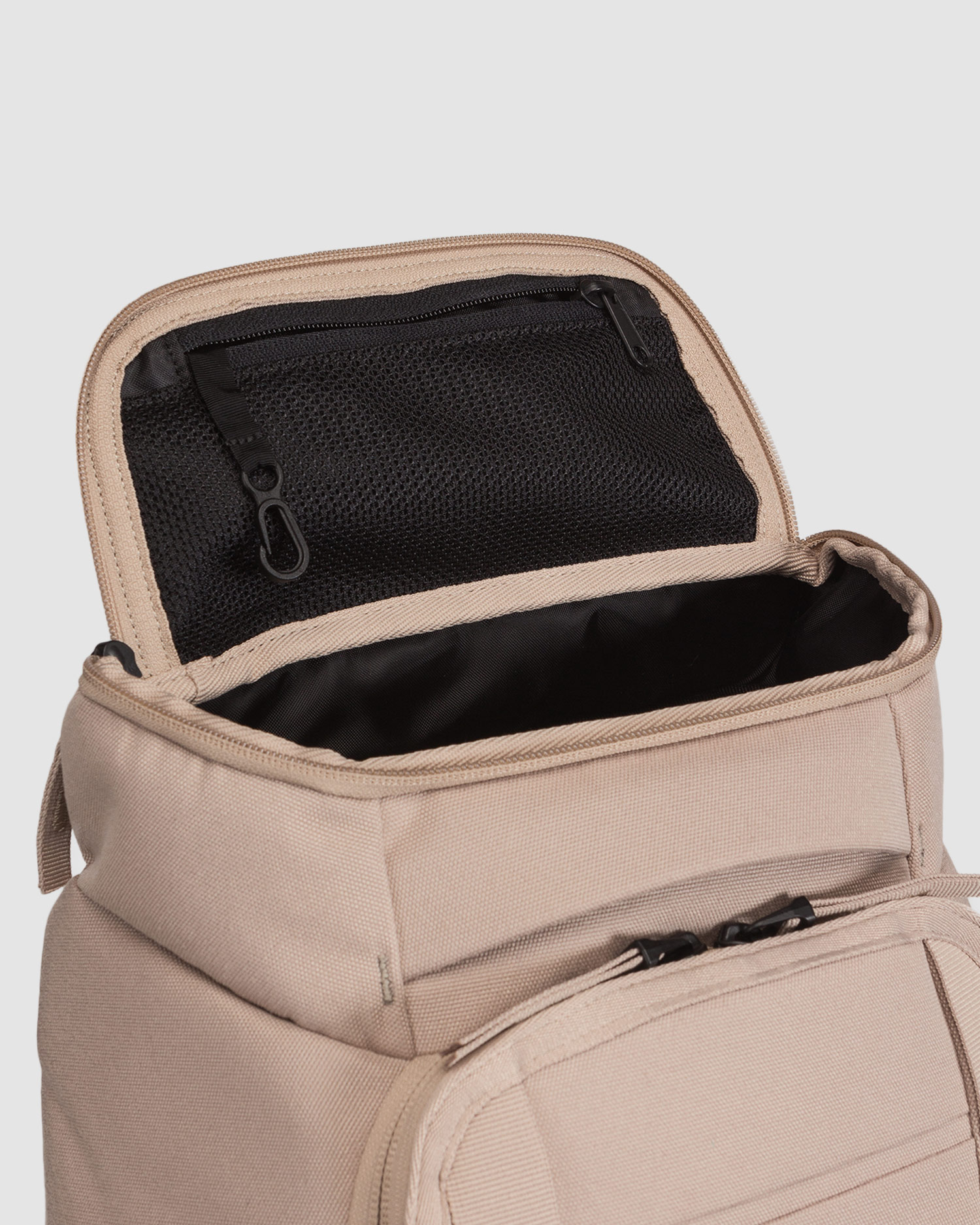 Béžový batoh Db Hugger Backpack 25L
