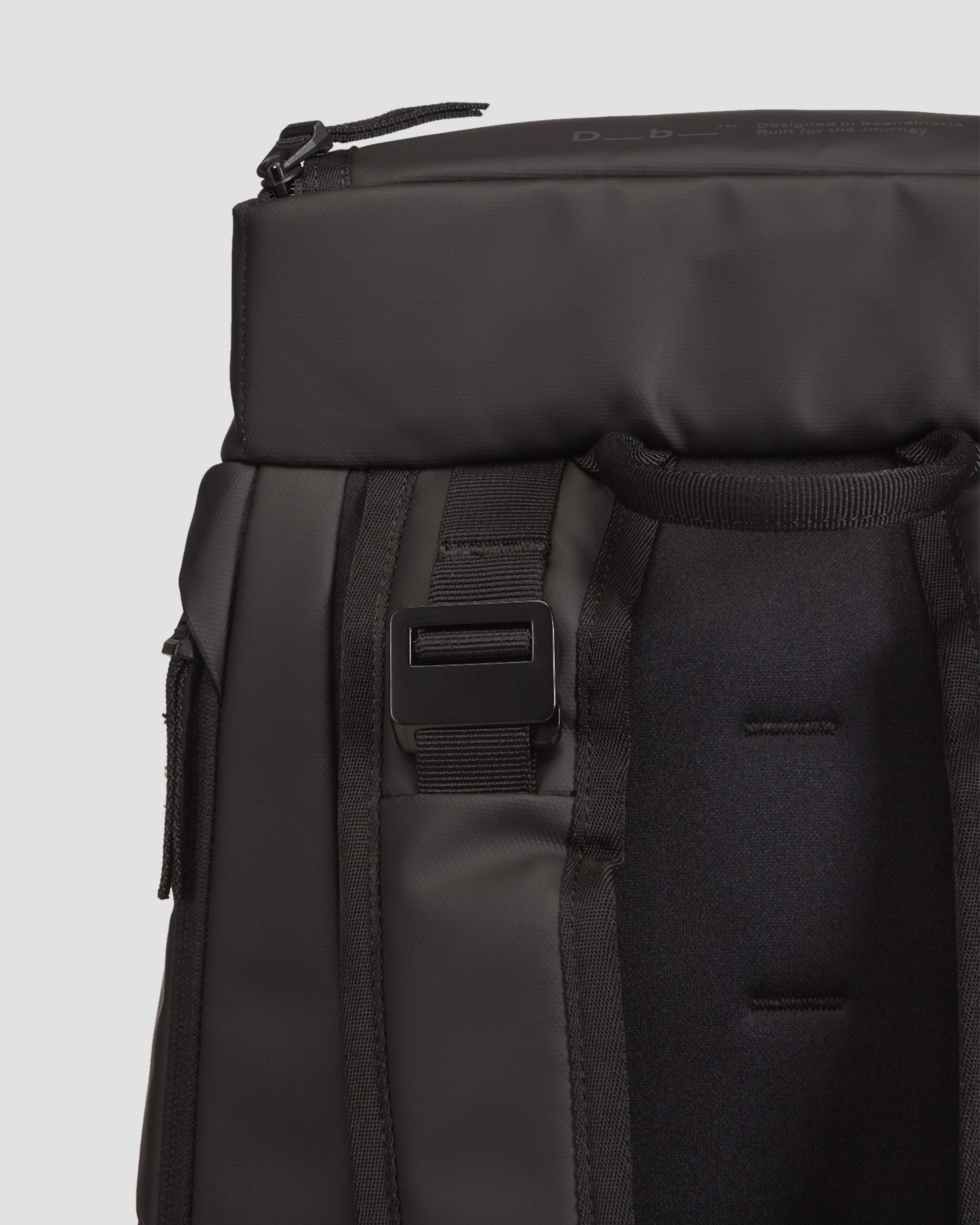 Čierny batoh Db Hugger Backpack 30L