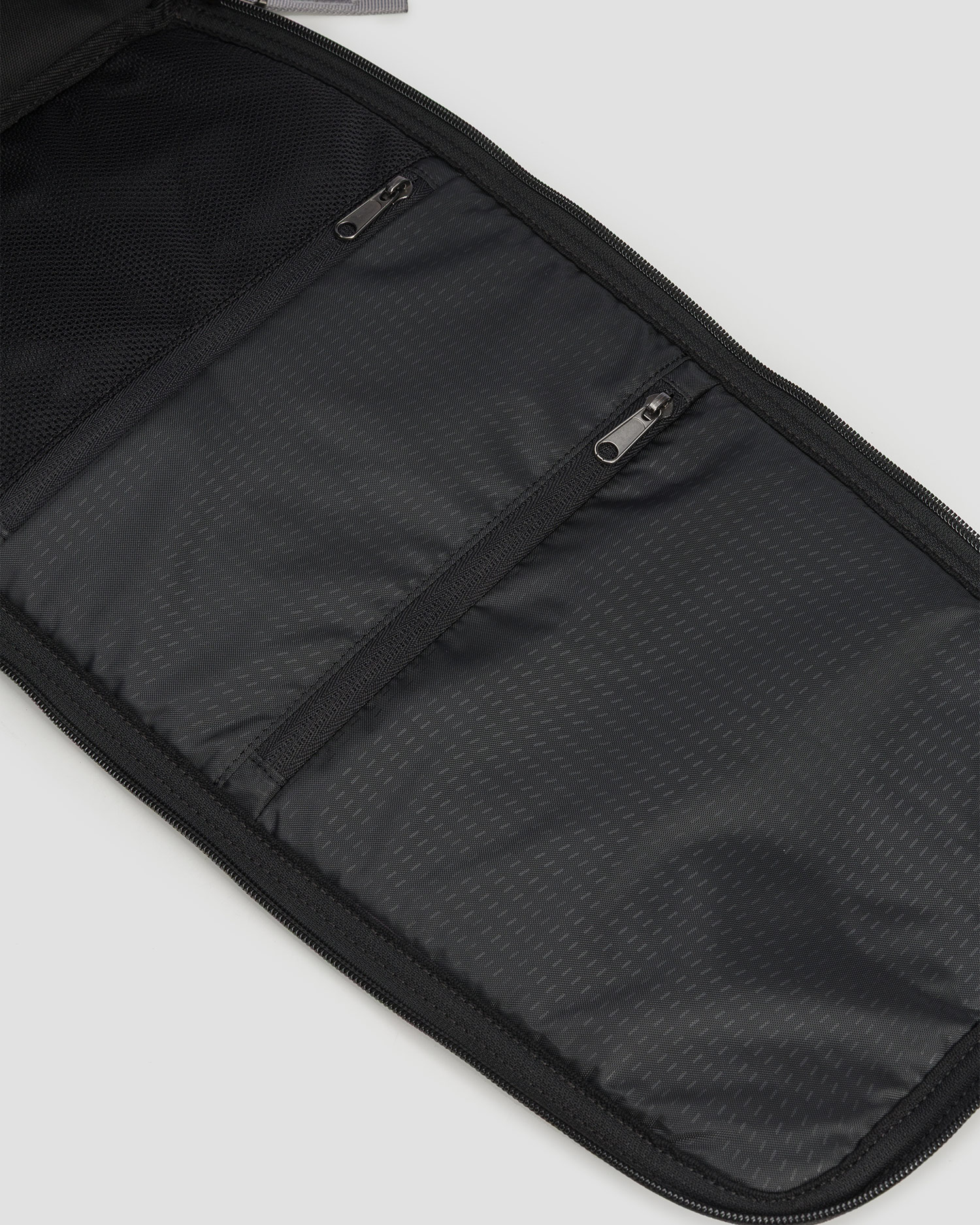 Batoh Db Hugger Backpack 30L