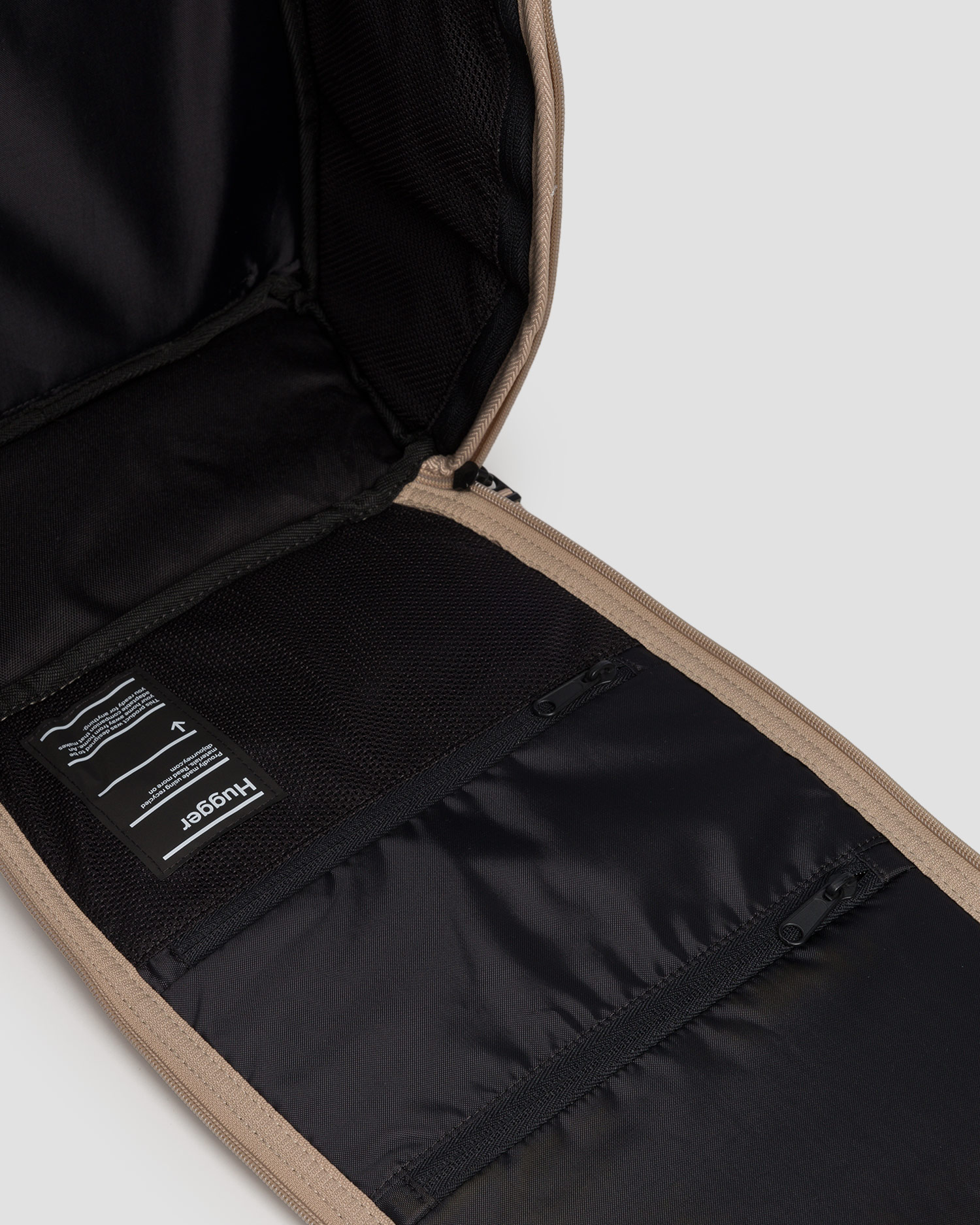 Batoh Db Hugger Backpack 30L