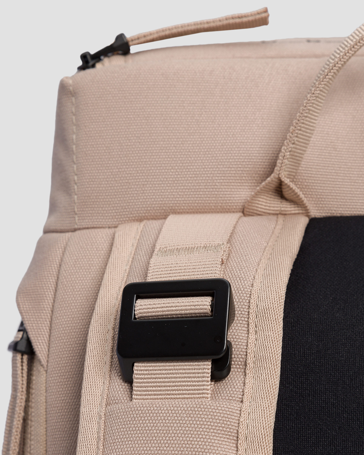 Batoh Db Hugger Backpack 30L