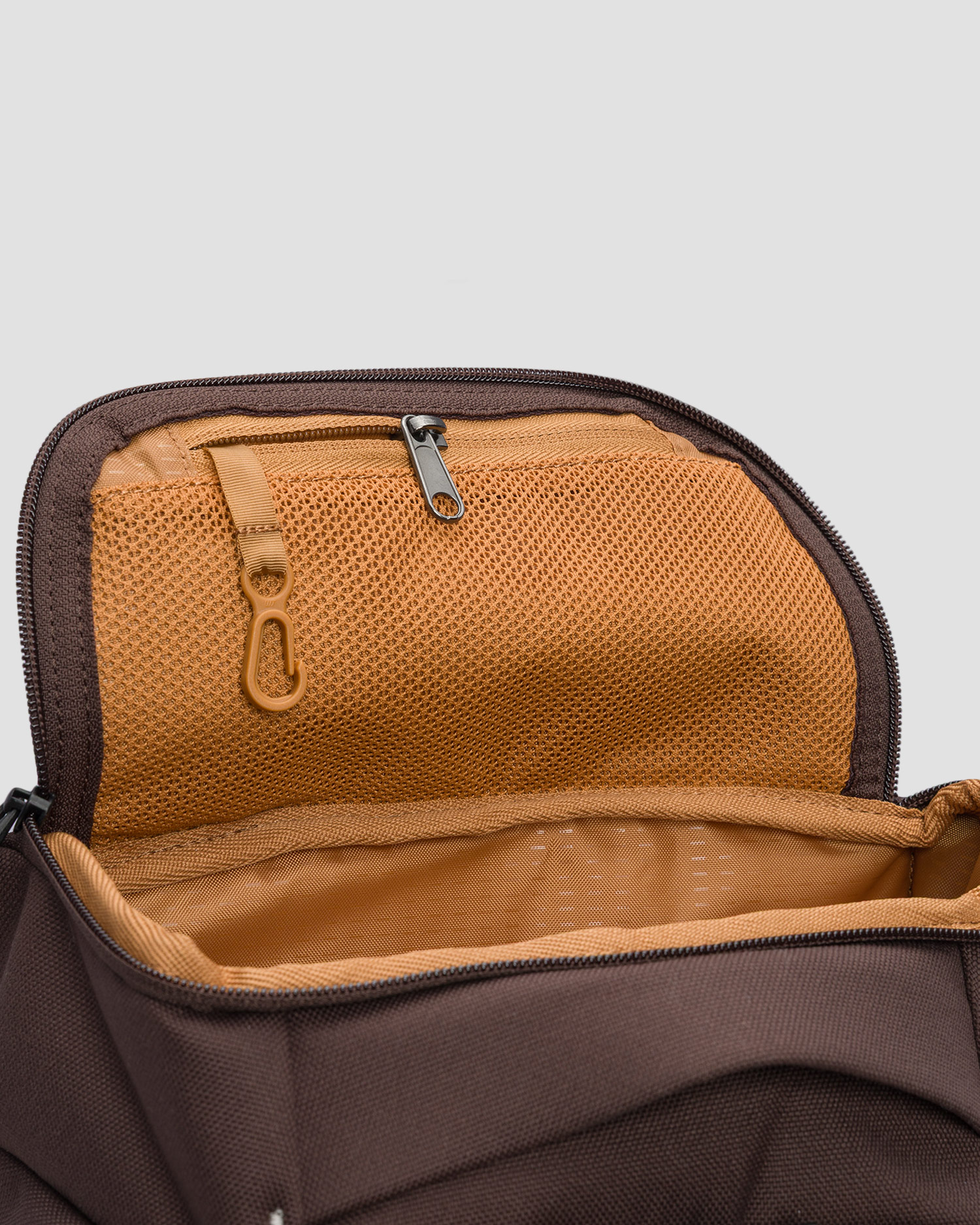 Batoh Db Hugger Backpack 30L