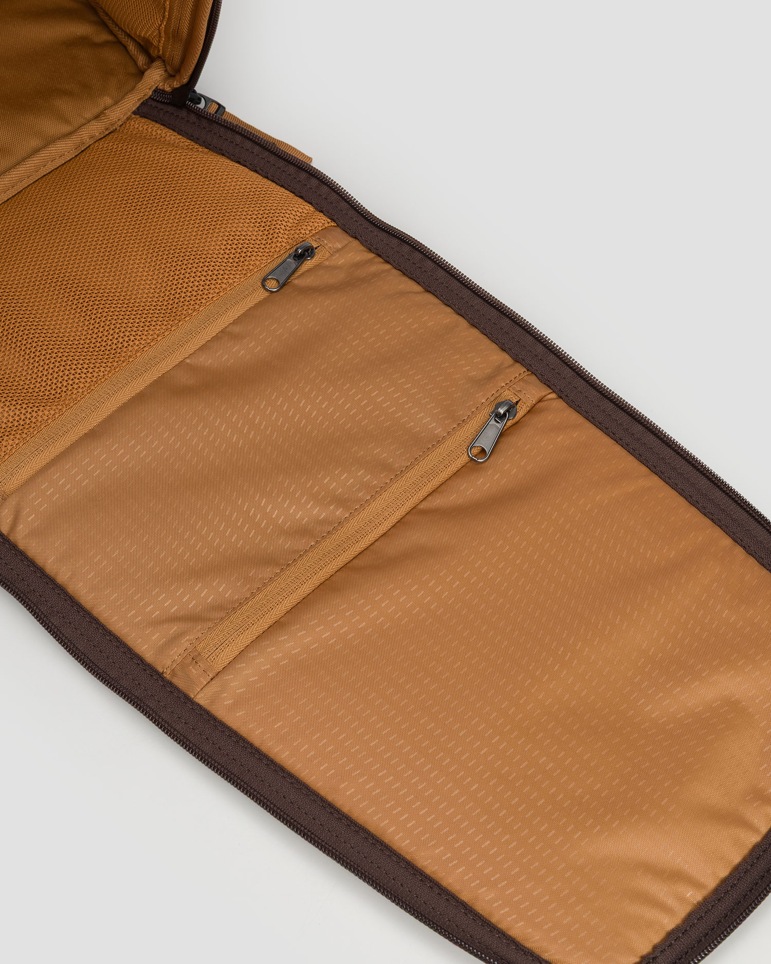 Batoh Db Hugger Backpack 30L