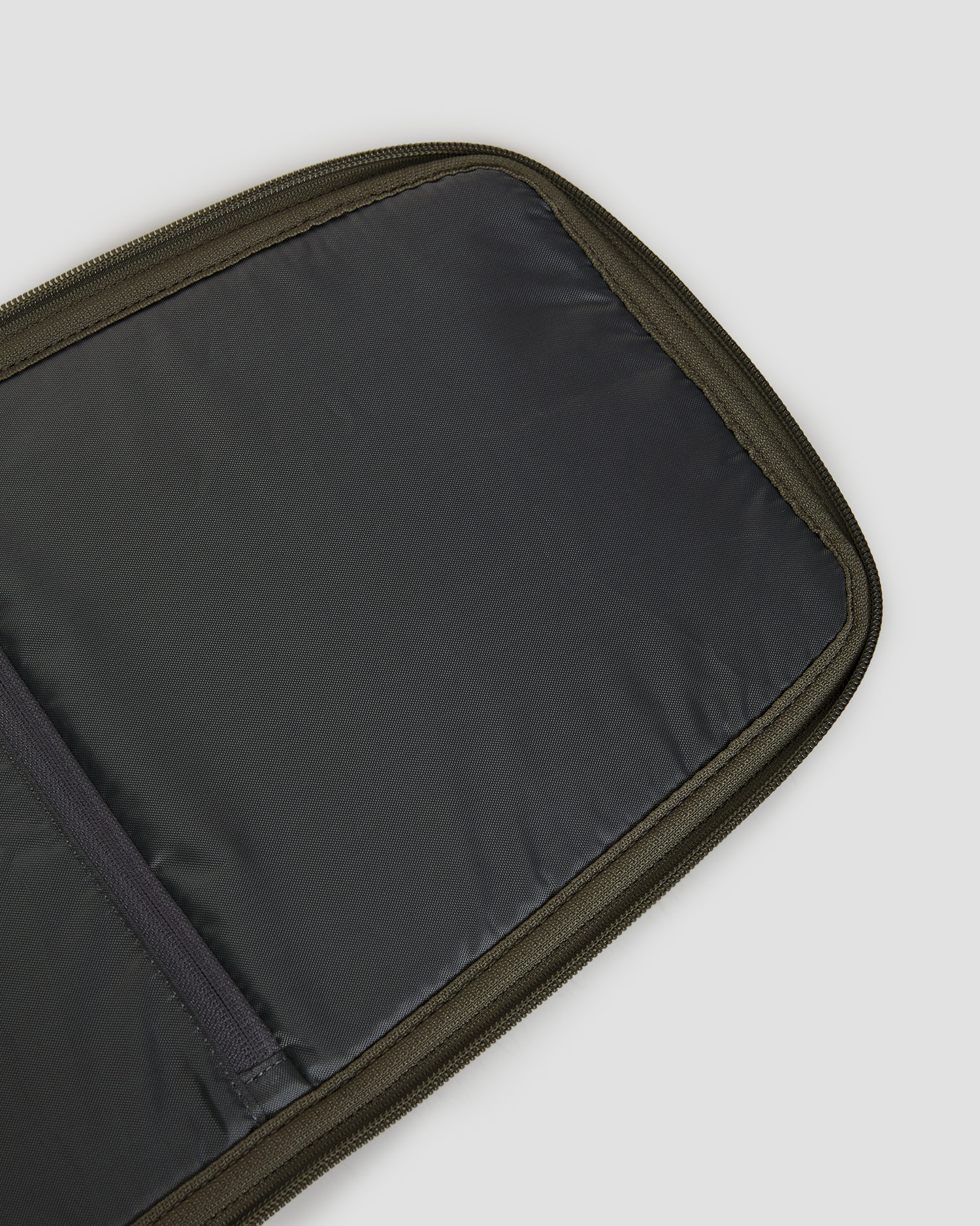 Batoh Db Hugger Backpack 30L