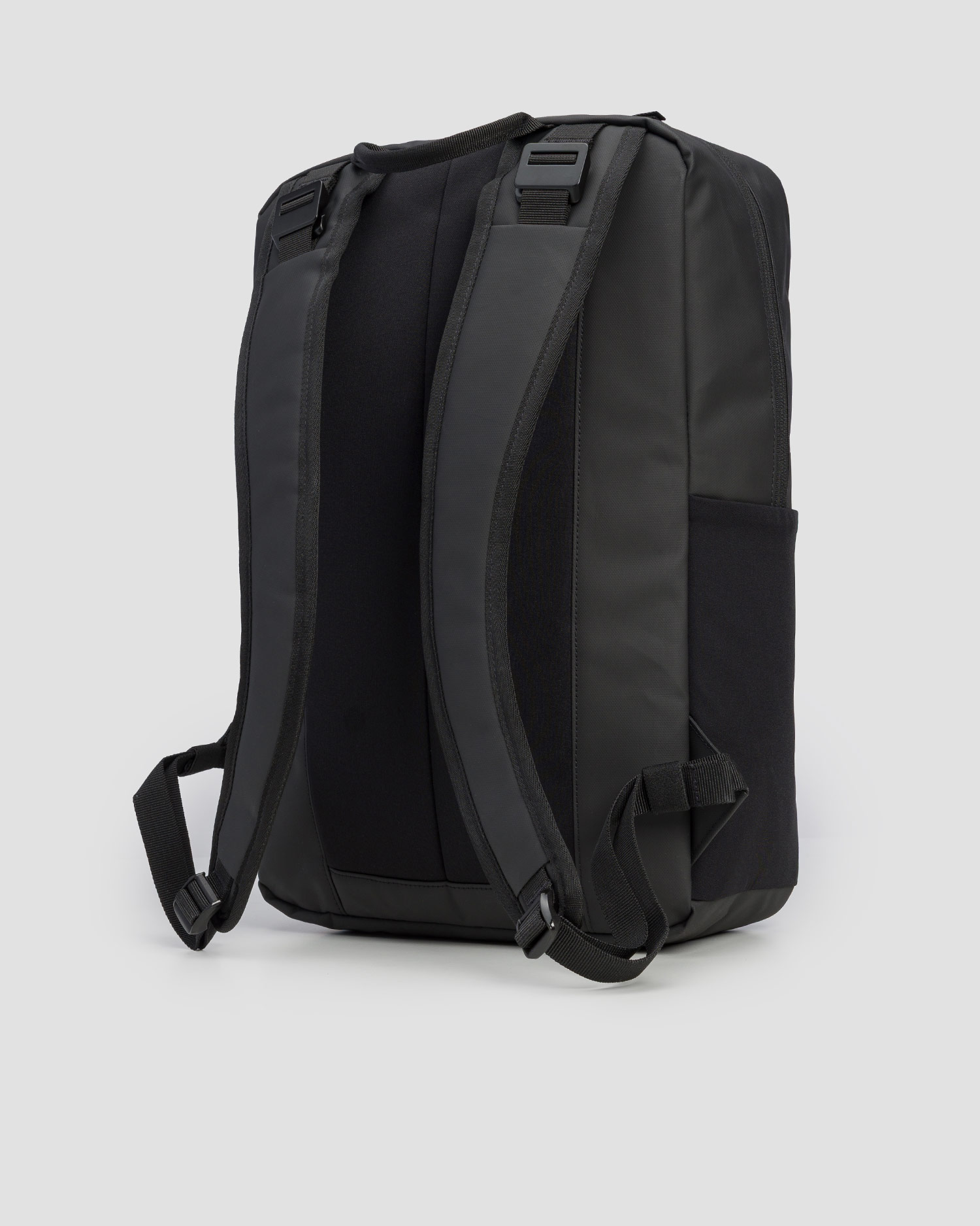 Plecak Db Daypack 17L czarny