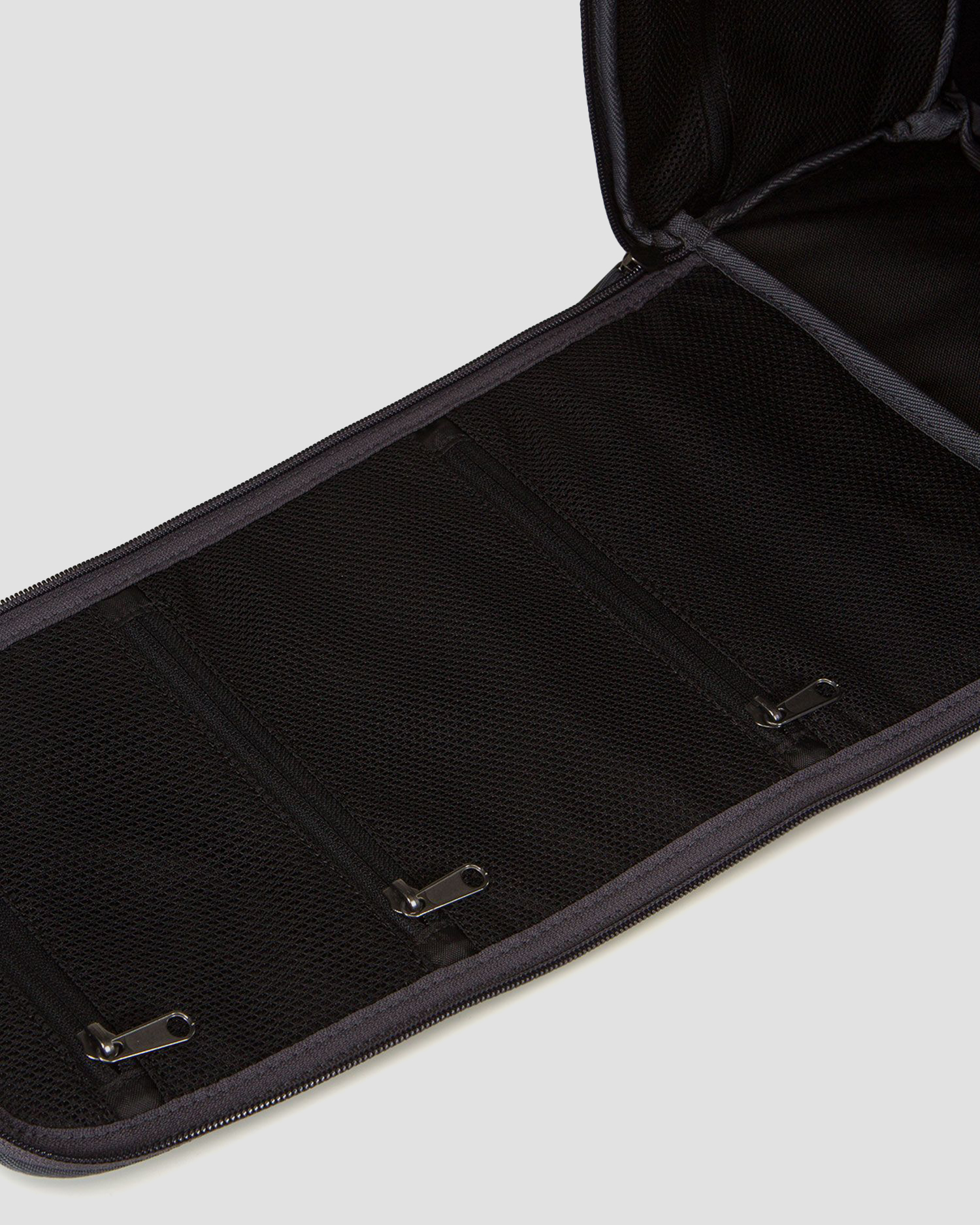 Db HUGGER BACKPACK 20L