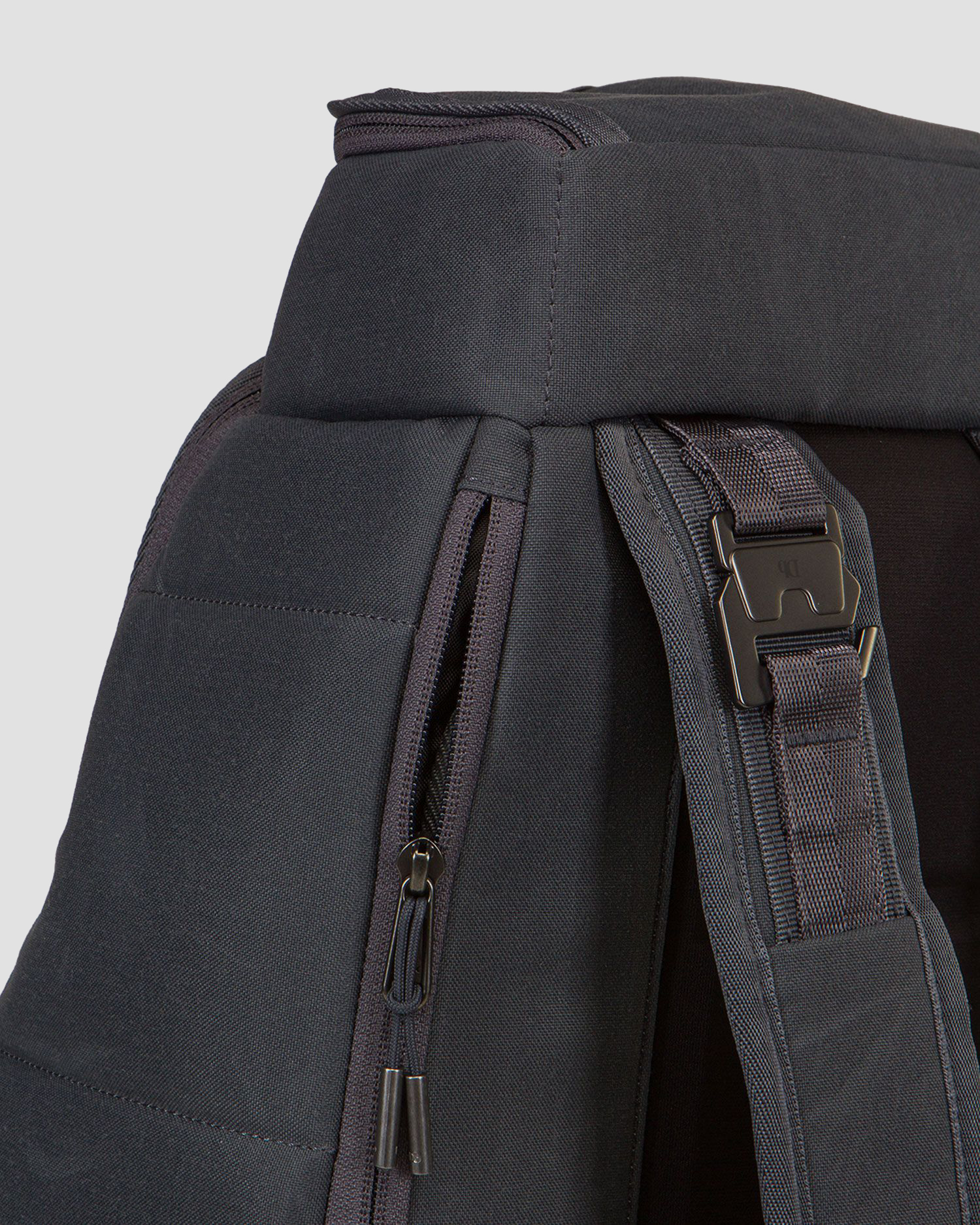 Db HUGGER BACKPACK 20L