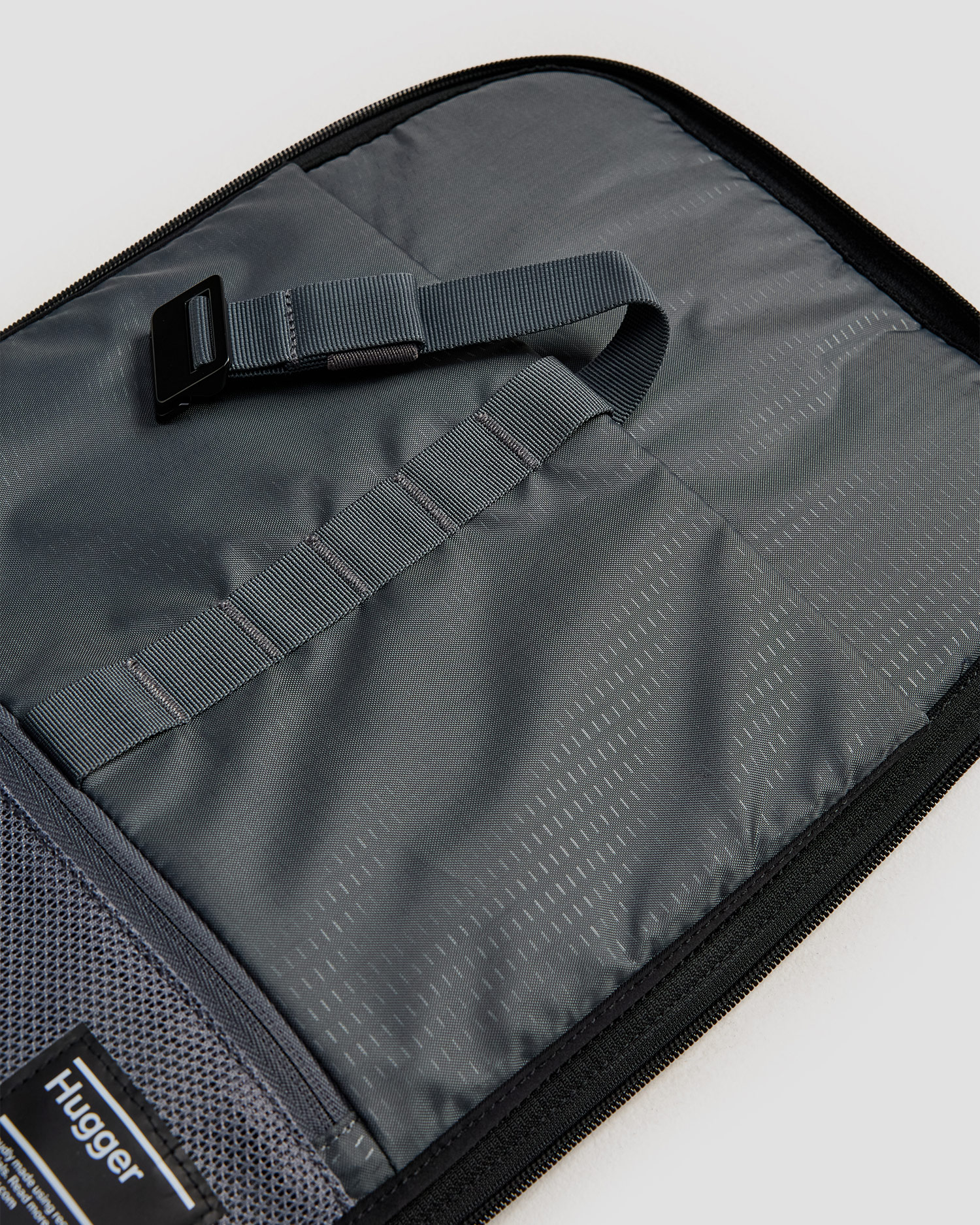 Cestovná taška na kolieskach Db Hugger Roller Bag Carry-on 40L