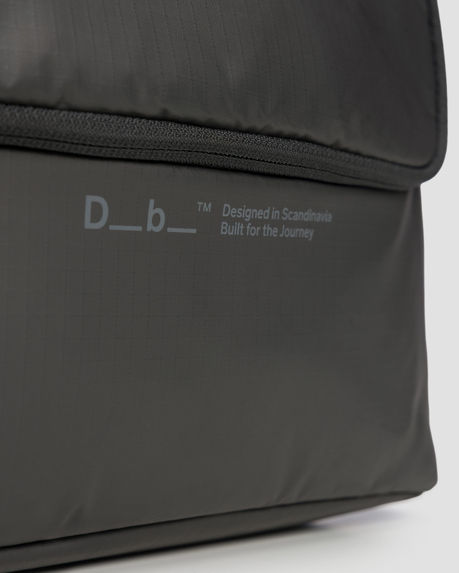 Db Essential Washbag M black