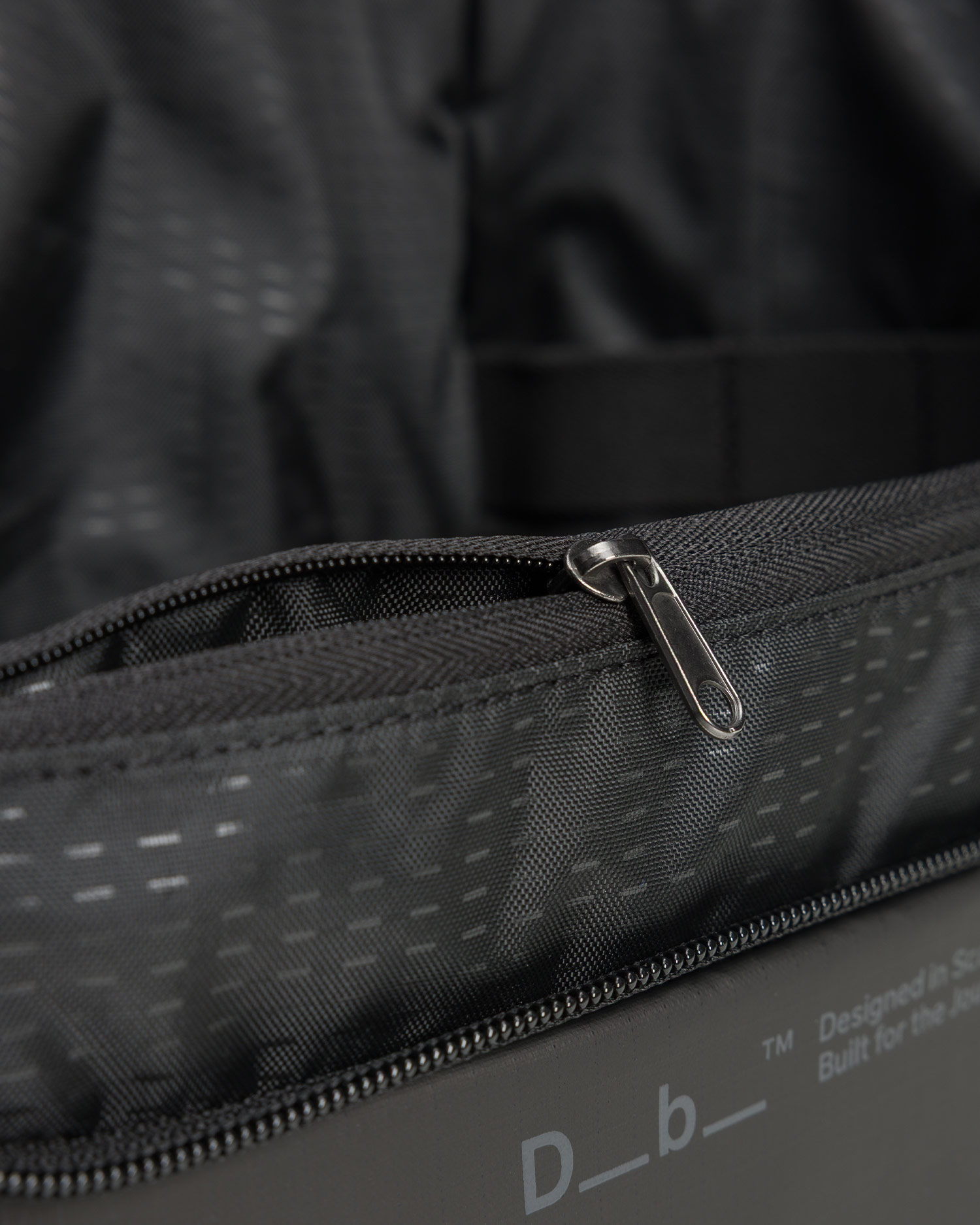 Db Essential Washbag M black