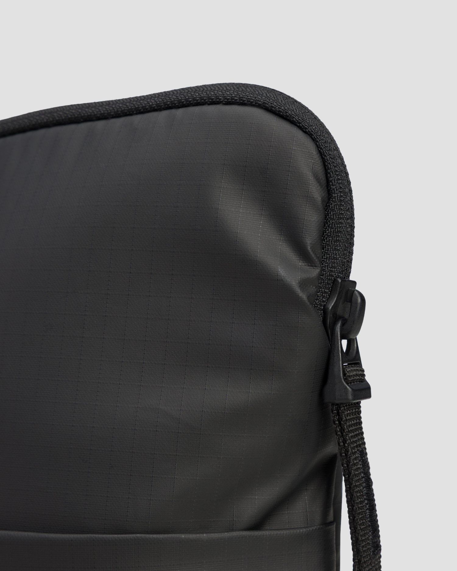 Torba na laptopa 16'' Db Ramverk Laptop Sleeve czarna