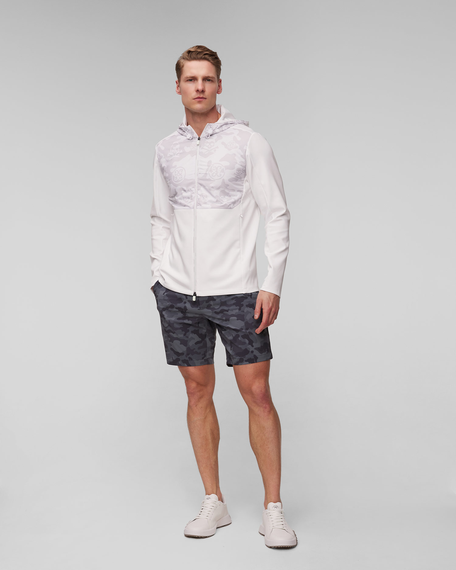 G/Fore Maverick Hybrid Herrenshorts mit Camouflage-Muster in Grau