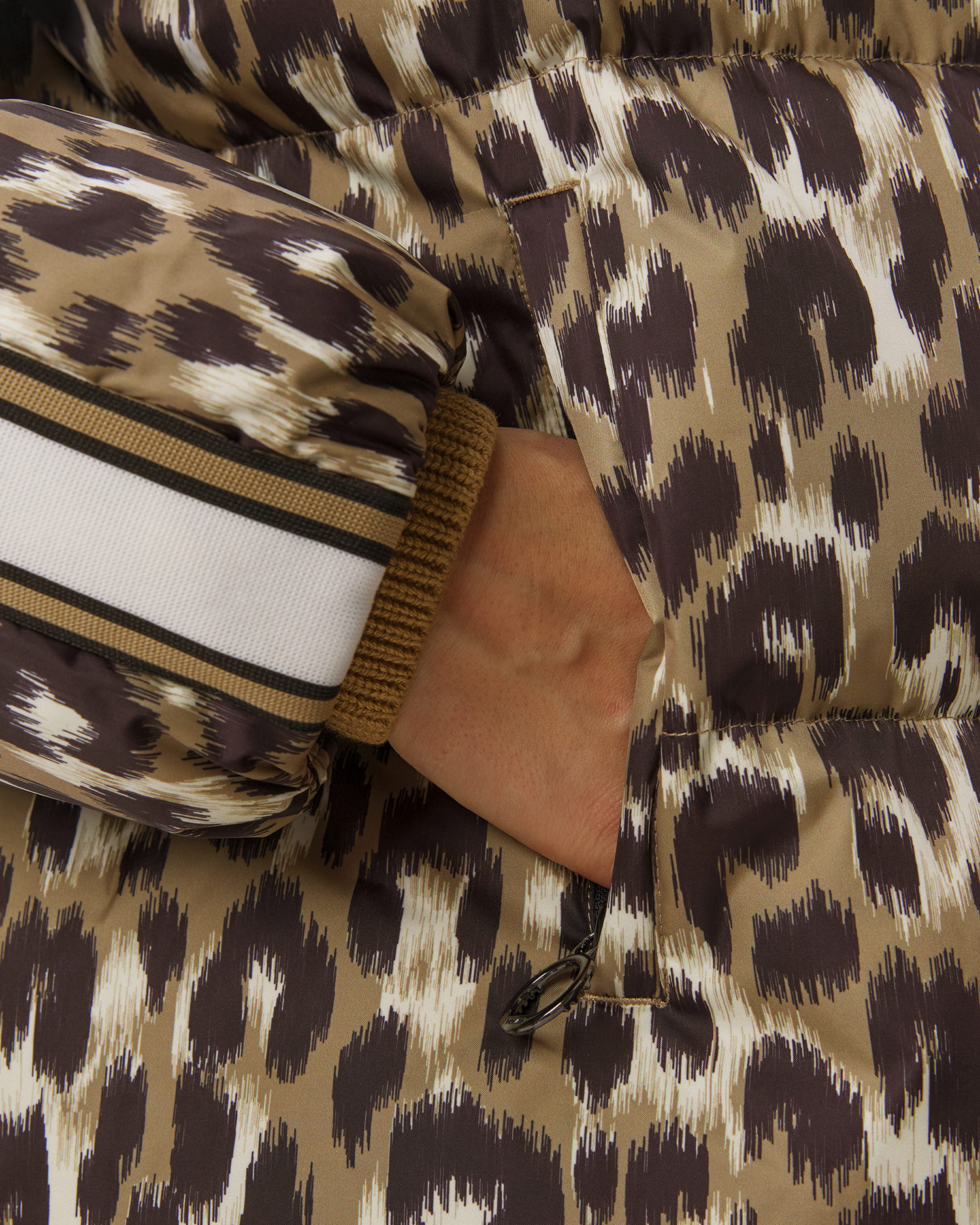 Dámská prošívaná bunda se zvířecím vzorem Fusalp Ada Leopard