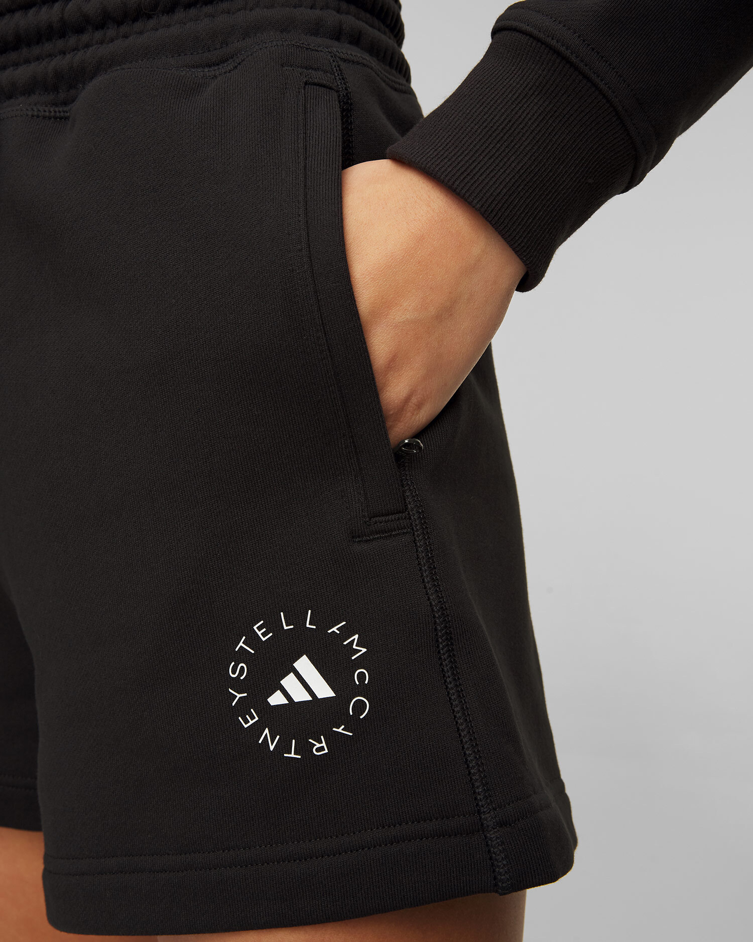 Dámske čierne teplákové šortky Adidas by Stella McCartney ASMC